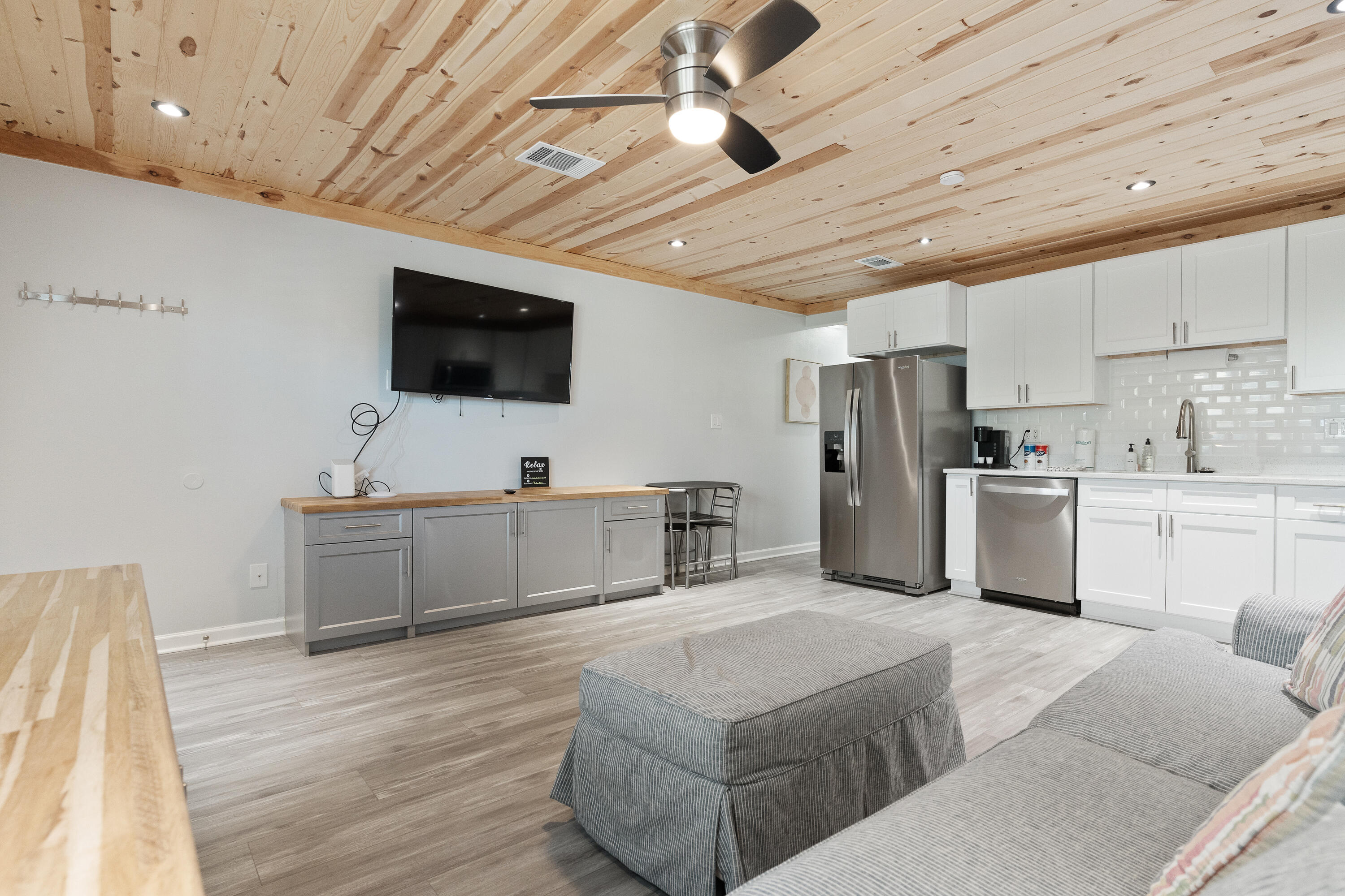 SANDY POINTE - Residential