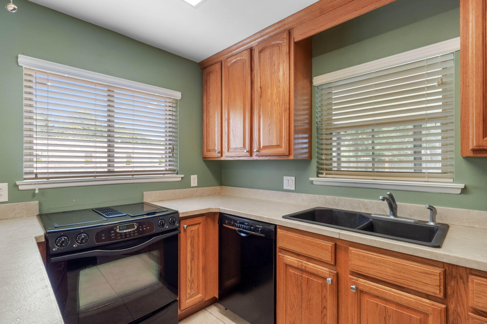 VICTORIA GARDENS RE S/D - Residential