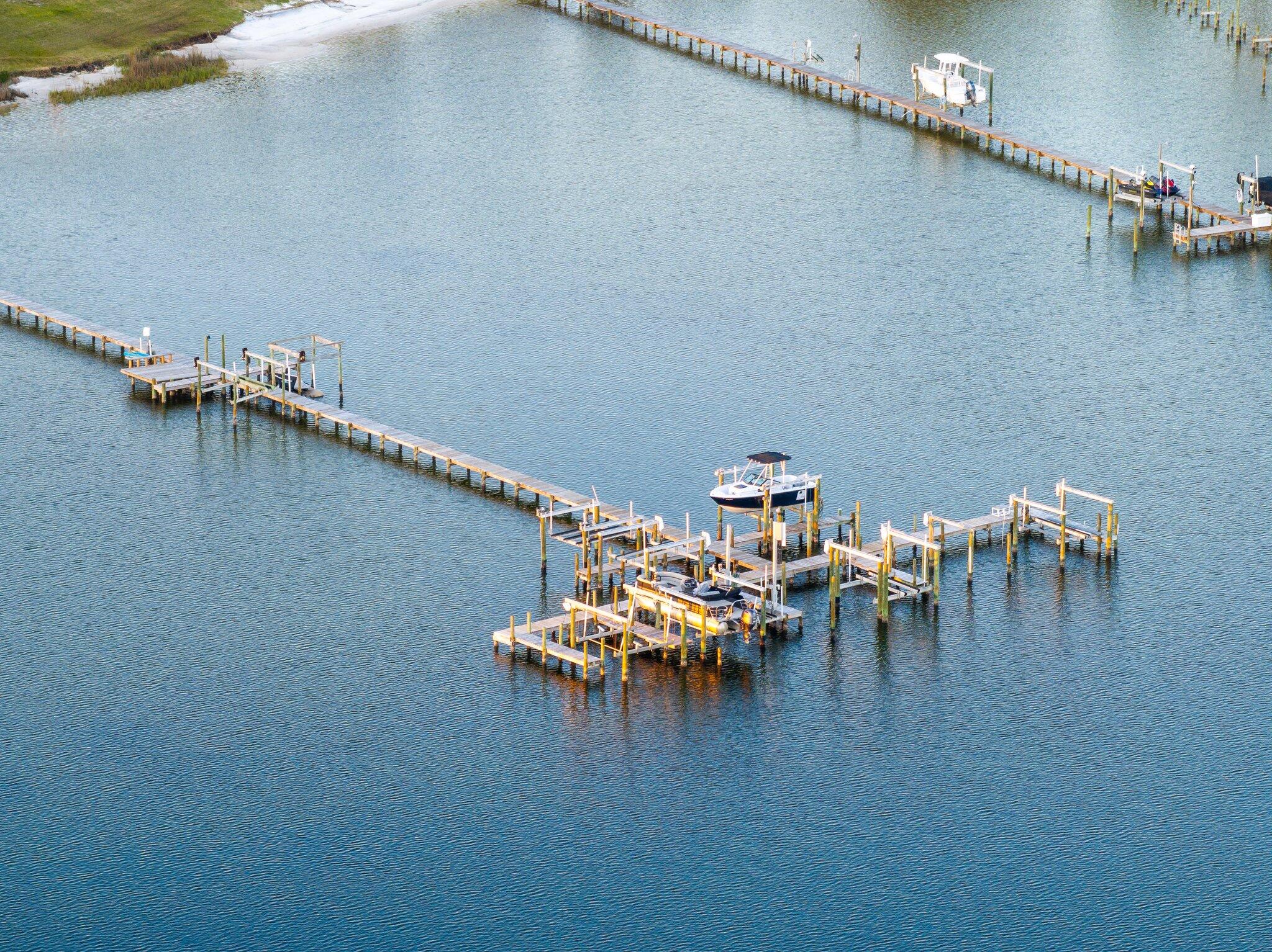 CHANNEL MARKER II - Residential Lease