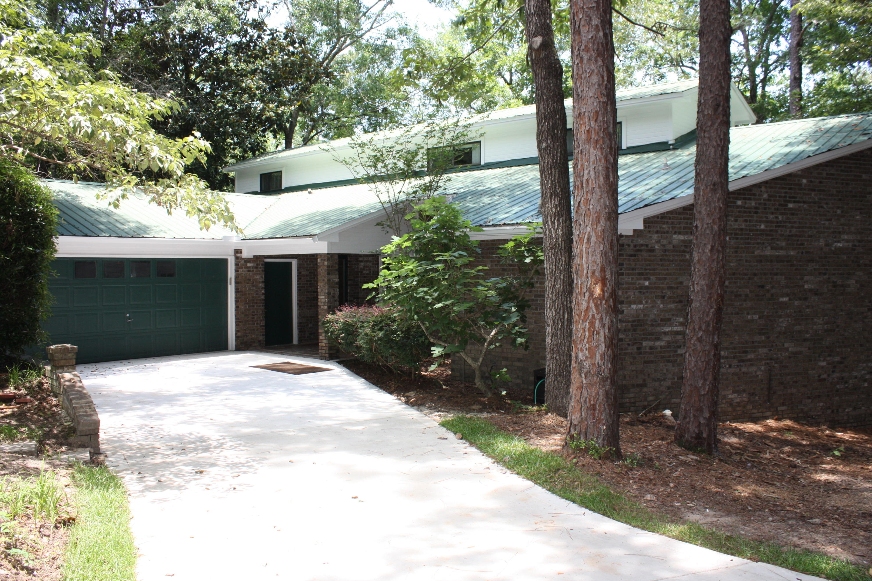 LAURELWOOD ESTATES - Residential