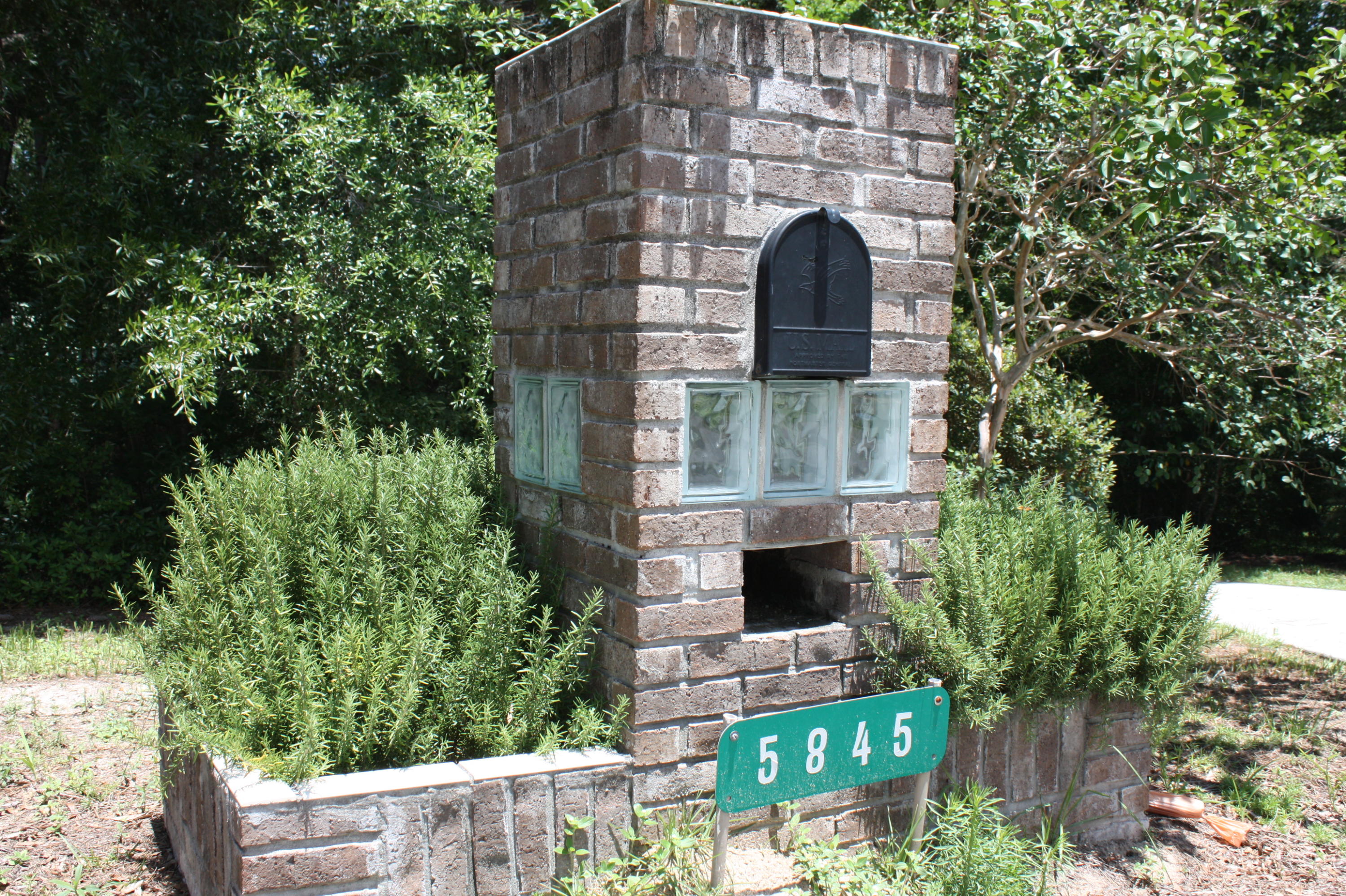 LAURELWOOD ESTATES - Residential