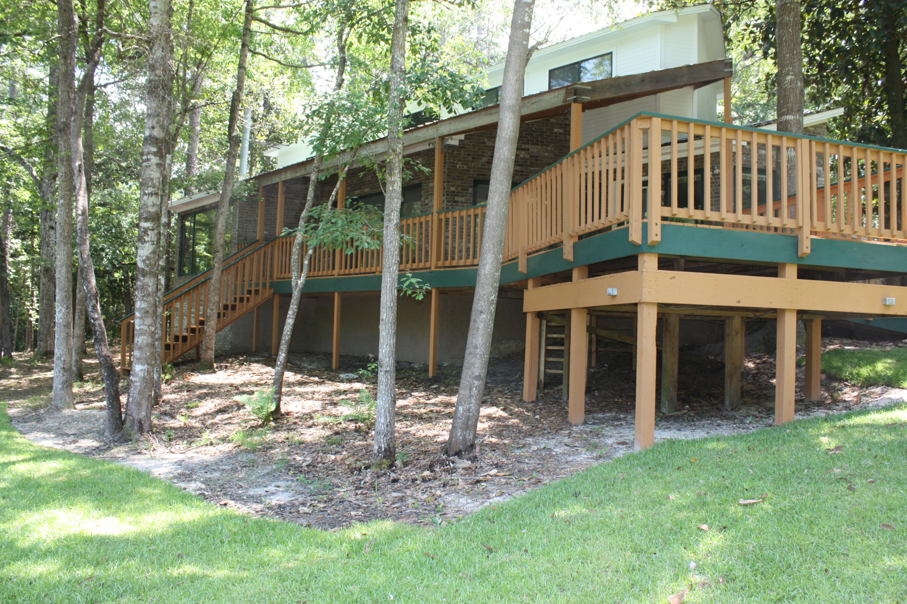 LAURELWOOD ESTATES - Residential