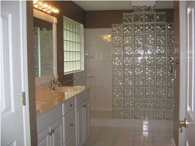 BISCAYNE POINTE - Residential