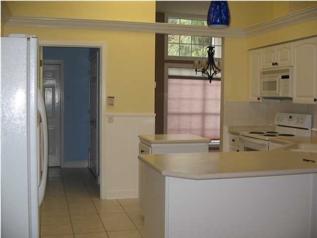 BISCAYNE POINTE - Residential