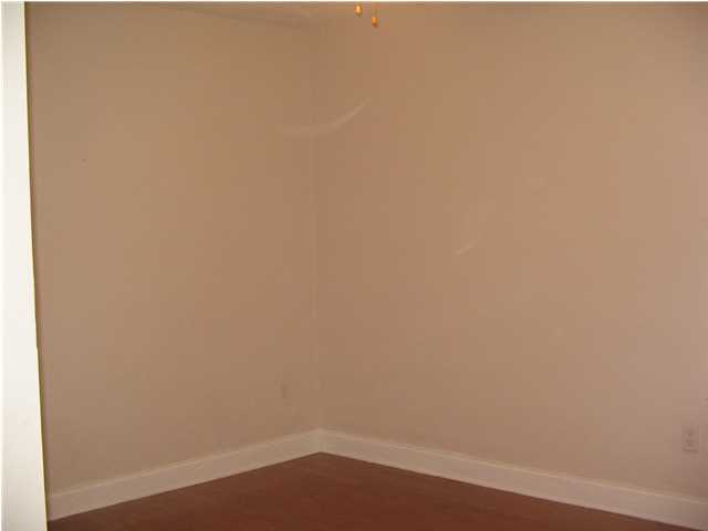 BISCAYNE POINTE - Residential