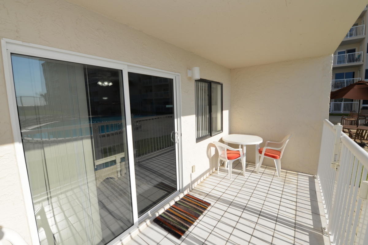 HOLIDAY SURF & RACQUET - Residential