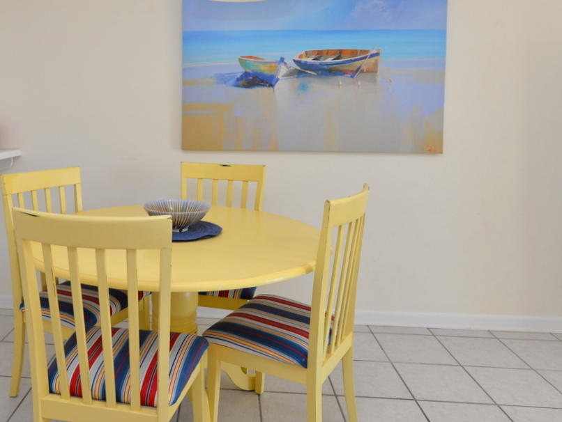 HOLIDAY SURF & RACQUET - Residential