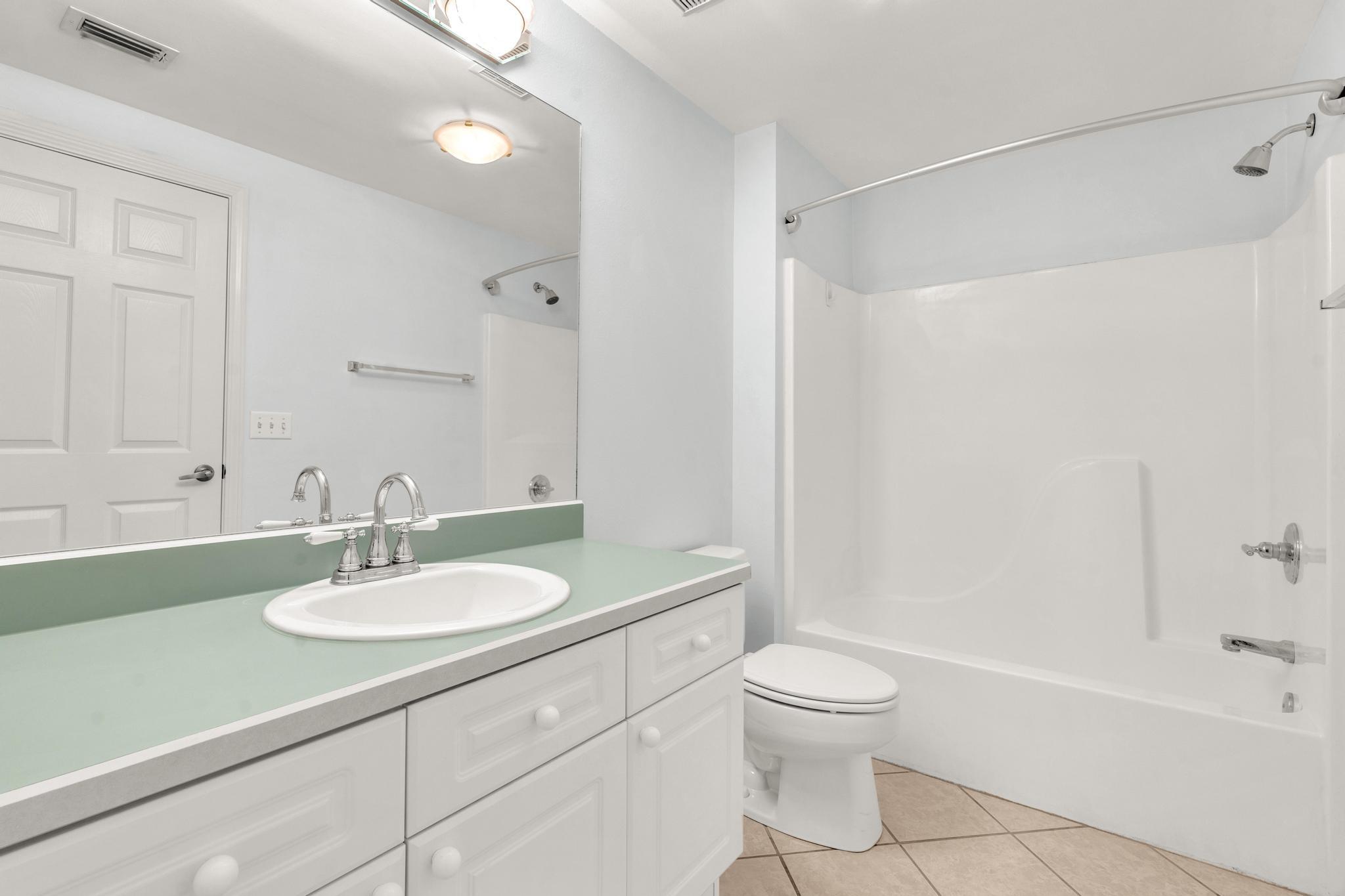 LAKESIDE CONDO AT BLUEWATER BAY - Residential Lease