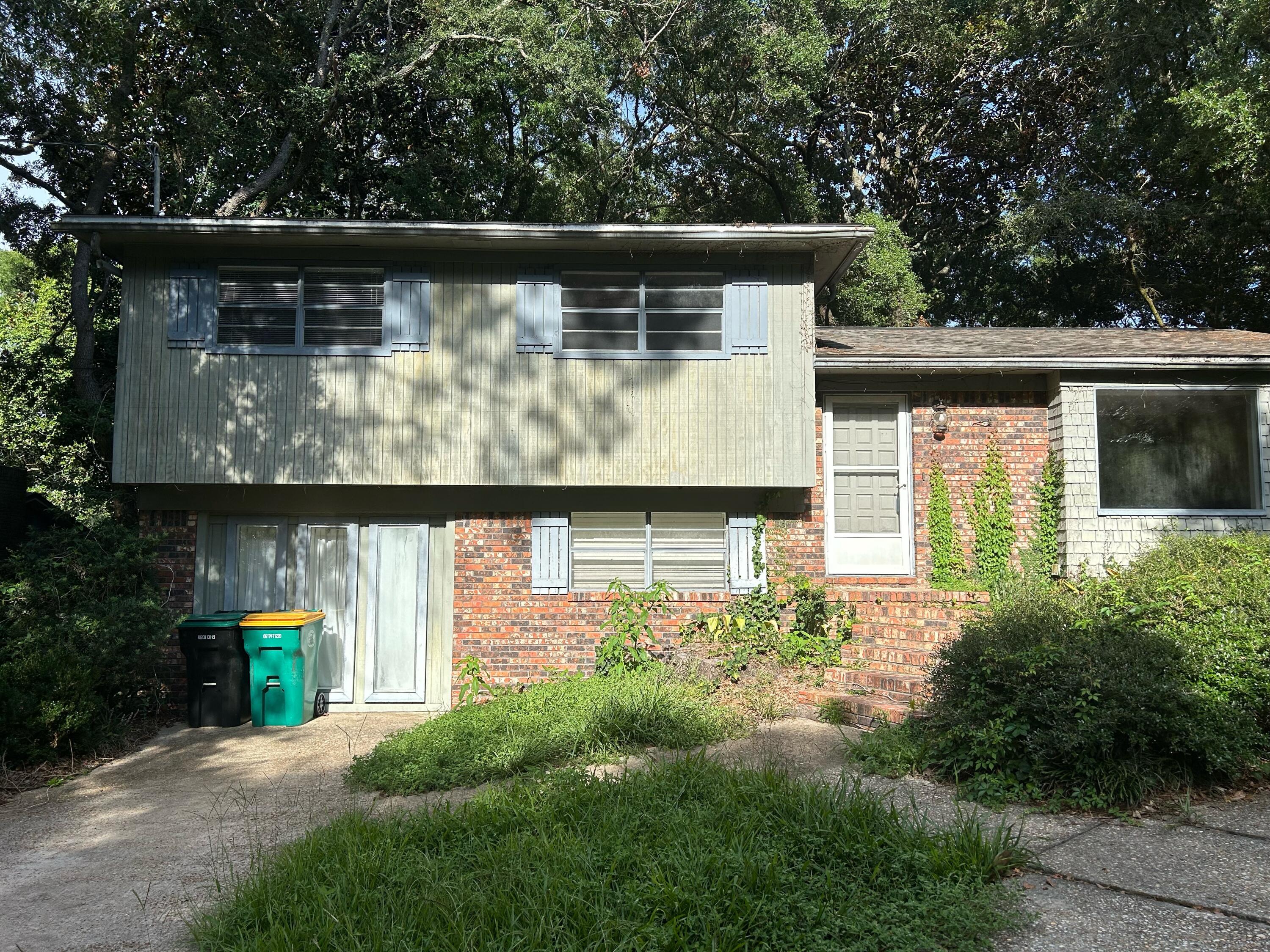 Discover this delightful 5-bedroom, 2.5-bathroom home located at the end of a peaceful street in Niceville, FL. Priced under $350,000, this property offers exceptional value and comfort. The home features a new roof installed in 2015 and a new A/C unit added in 2018, ensuring peace of mind and energy efficiency. Could be a first family home or an investment property to generate some rental income! Big backyard for children and pets! Don't miss out on this fantastic opportunity to own a beautiful home in a desirable location! More pictures coming soon!!