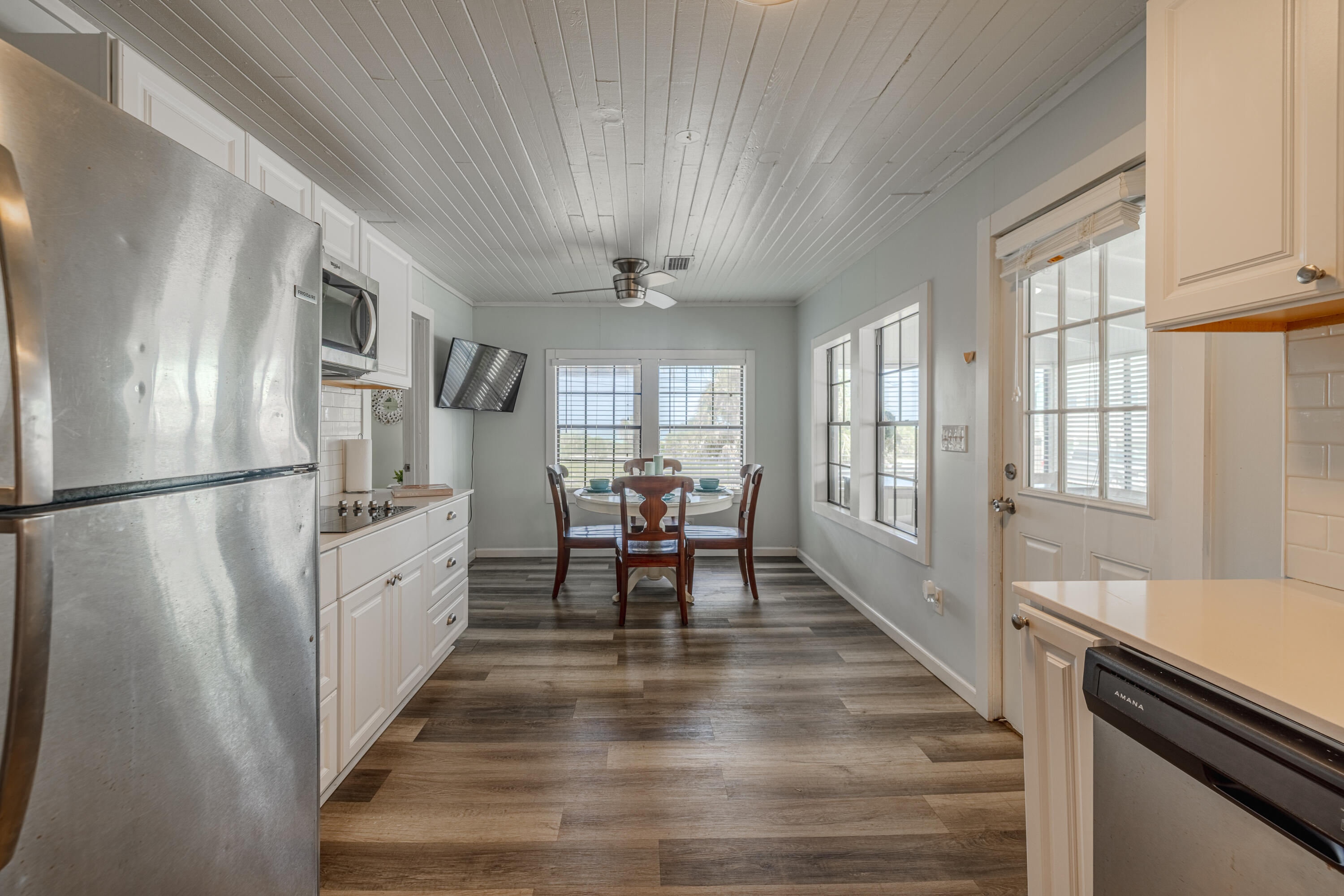 LAGUNA BEACH - Residential