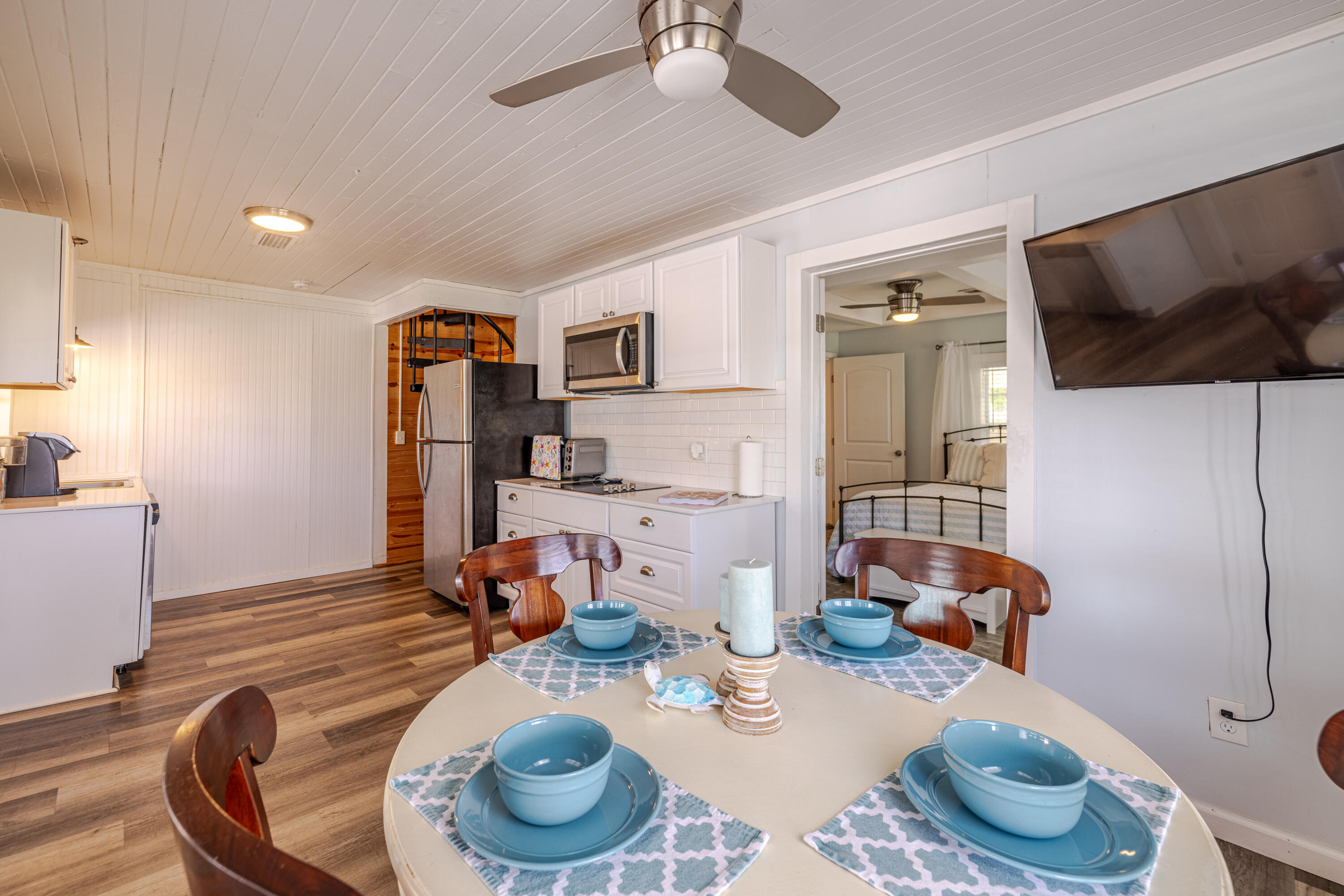 LAGUNA BEACH - Residential