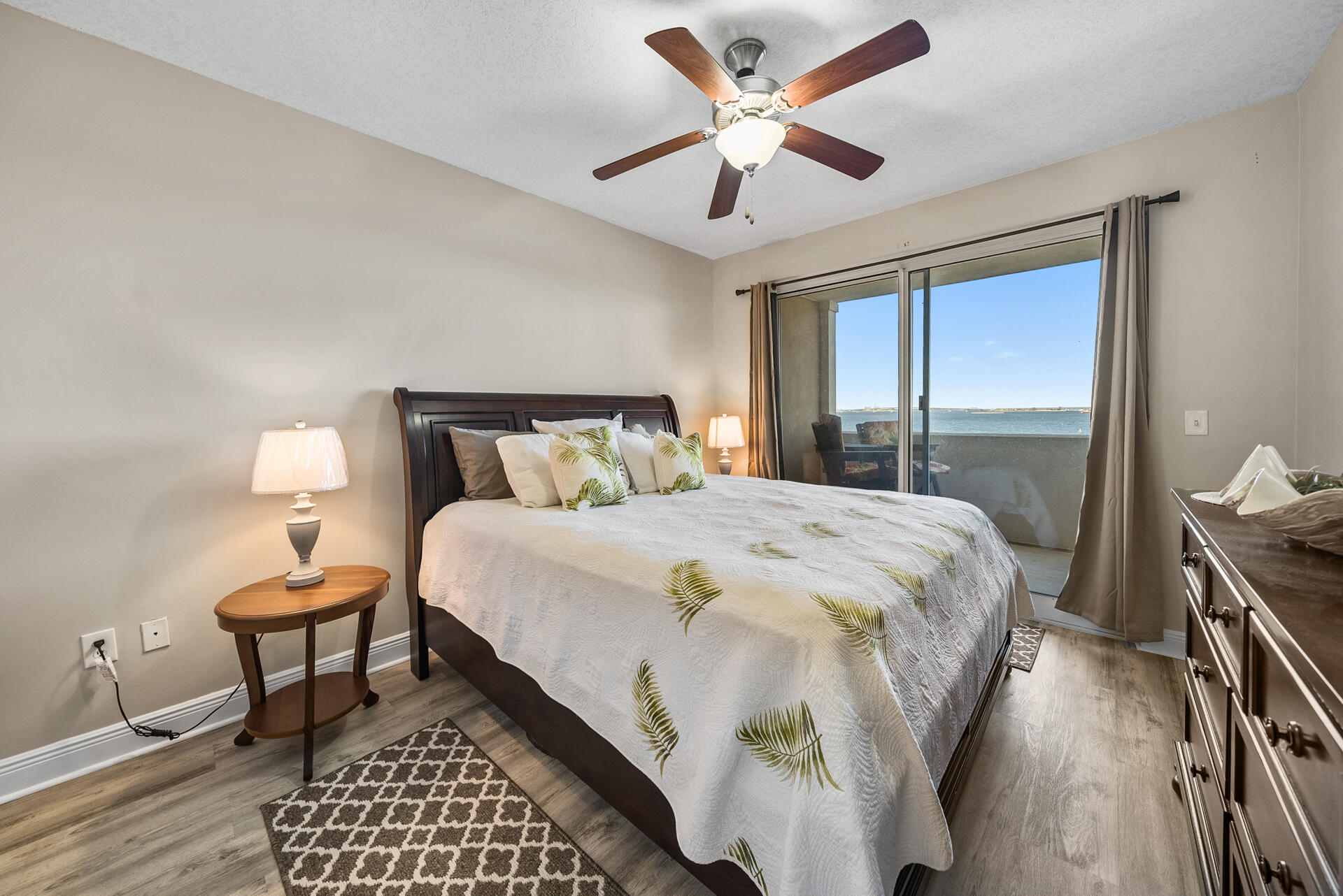 Magnolia Bay Club - Residential