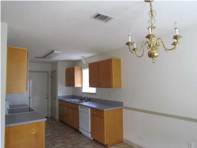 CREEKSIDE 6 - Residential Lease