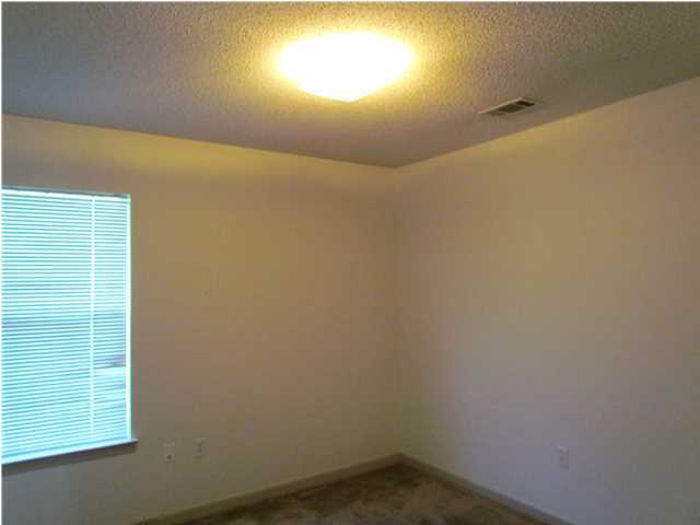 CREEKSIDE 6 - Residential Lease