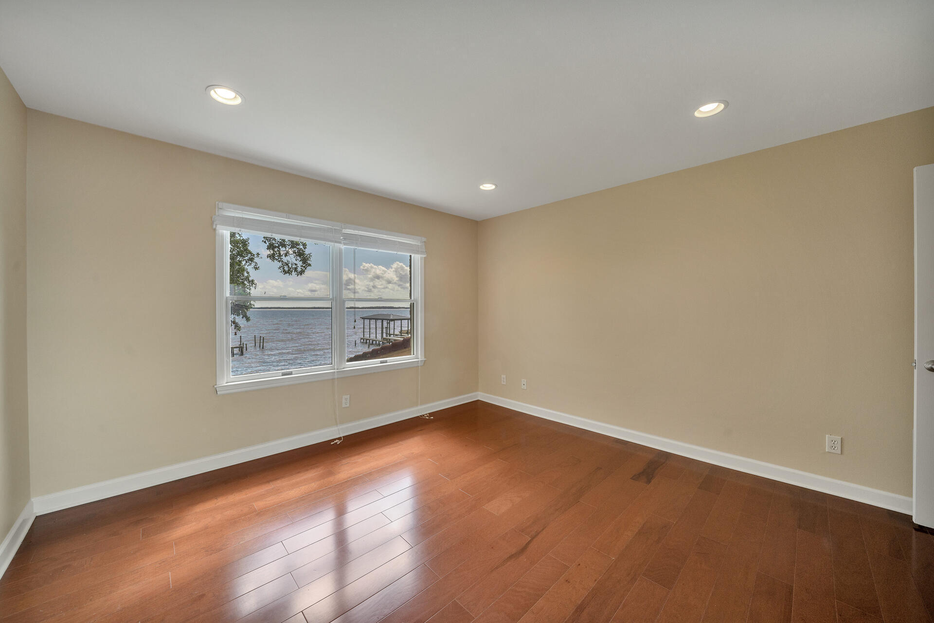 WINDWARD PH 1 BLUEWATER BAY - Residential