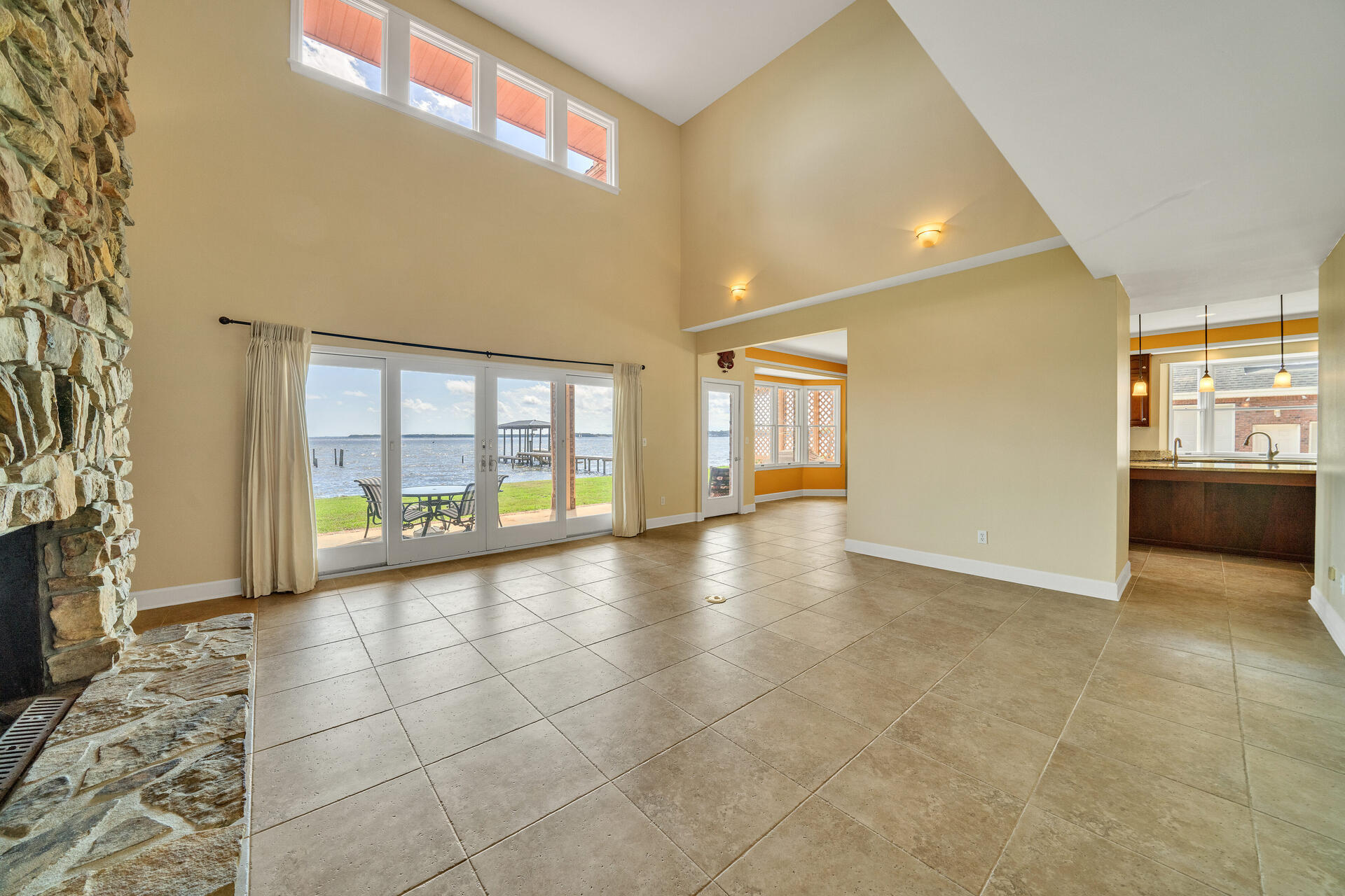 WINDWARD PH 1 BLUEWATER BAY - Residential