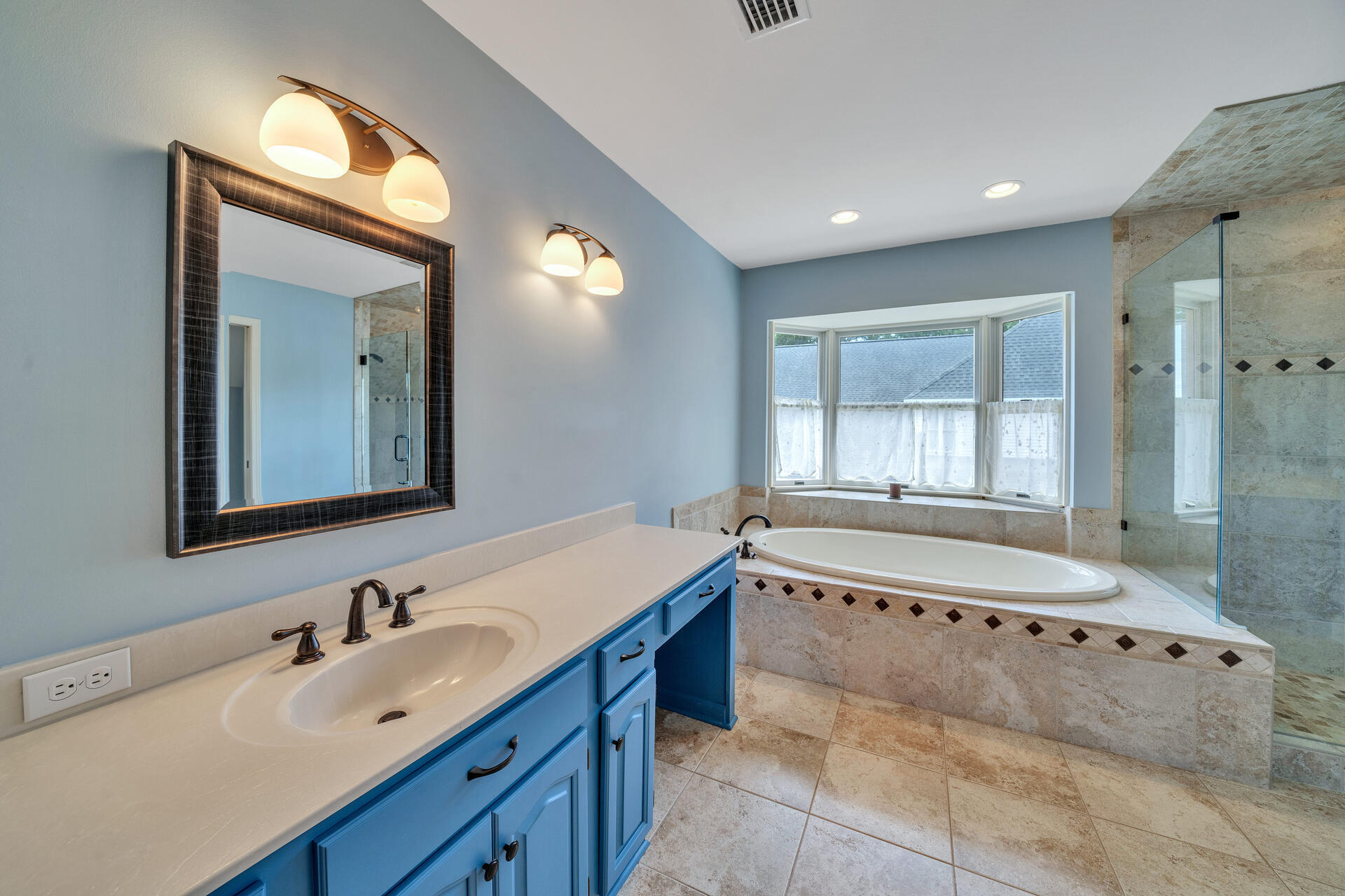 WINDWARD PH 1 BLUEWATER BAY - Residential