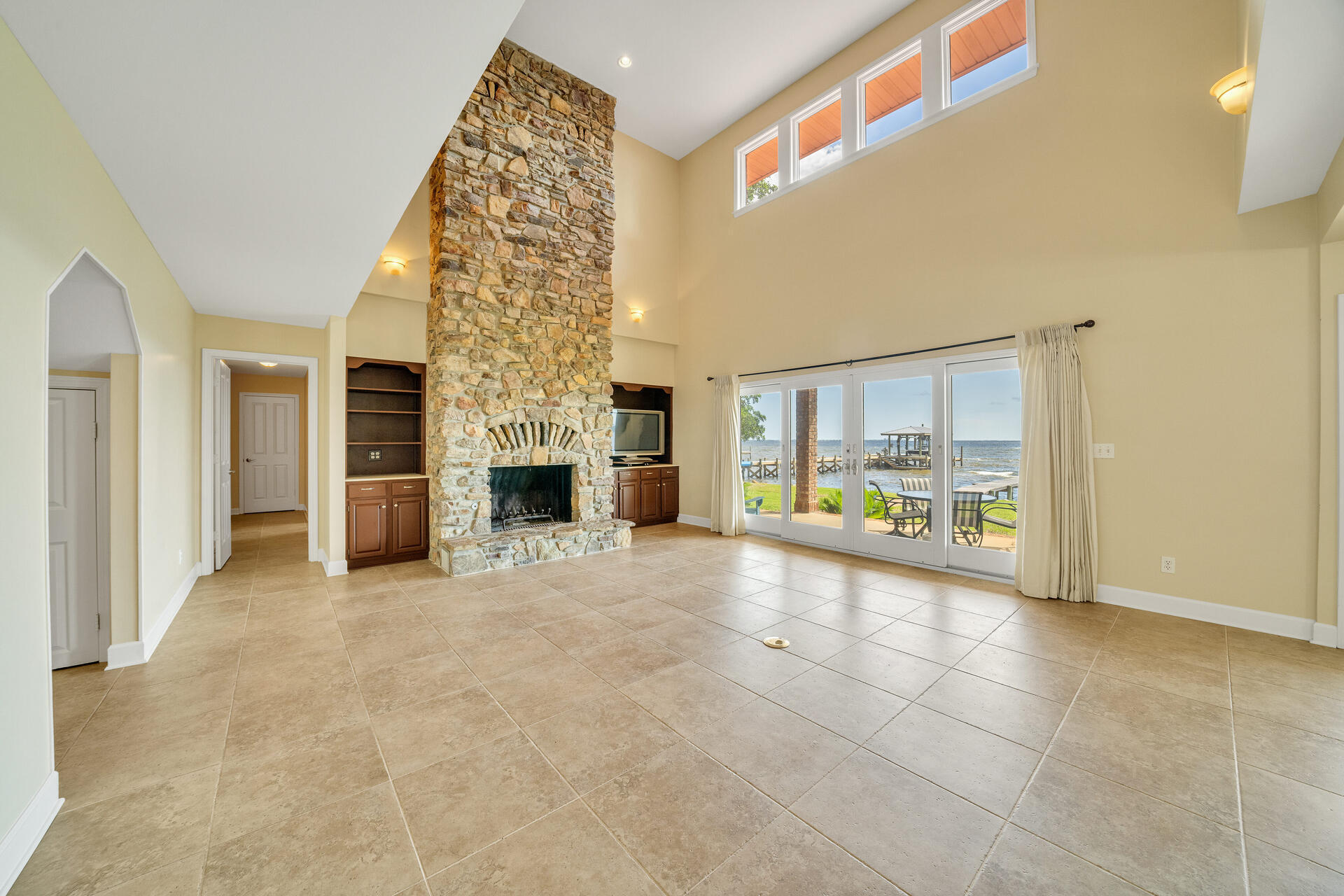 WINDWARD PH 1 BLUEWATER BAY - Residential