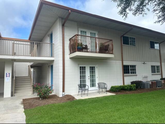 If you have been searching for a waterfront home at an affordable price, look no further than Landmark Condominiums at Saint Andrew's Bay! This pristine, beautiful condominium property offers a private beach, two community pools, a workout facility, outdoor grills and sitting areas, and even an owner's storage closet conveniently located outside the unit for extra storage space. The open floor plan and well designed kitchen/dining area gives you plenty of space for entertaining. And there is even an outdoor sitting area to enjoy the peaceful morning or to unwind in the afternoon. Just minutes away from dining options along Harrison or Beck Avenue, or venture on to Panama City Beach for the white sand beaches and emerald waters of the Gulf of Mexico. Call the listing agent to schedule.