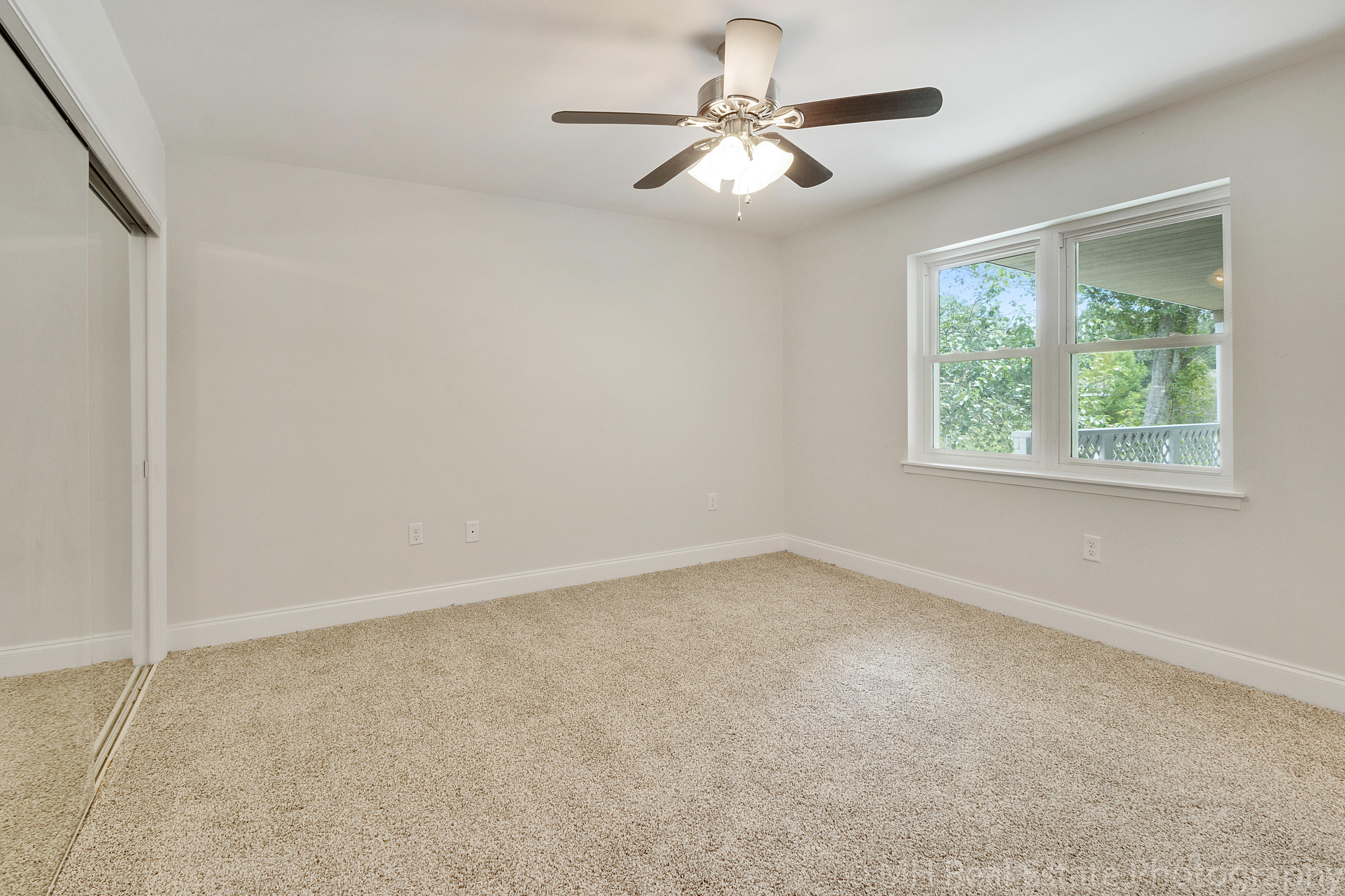 VALPARAISO PINECREST 6 - Residential