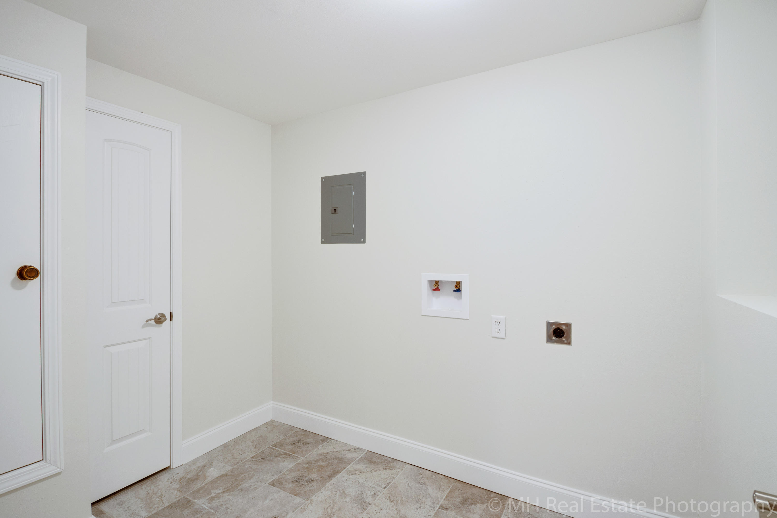 VALPARAISO PINECREST 6 - Residential