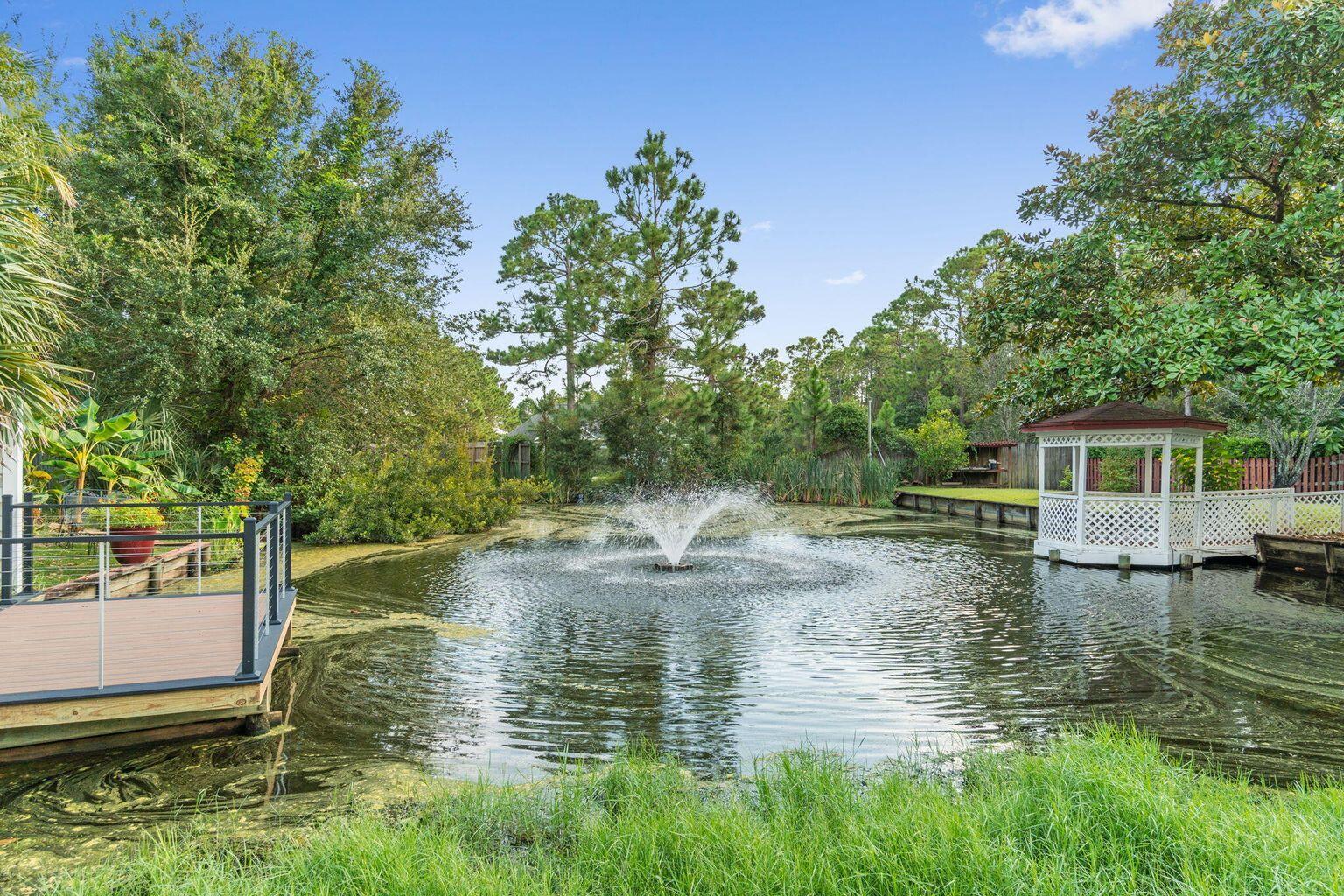 SMUGGLERS COVE - Residential