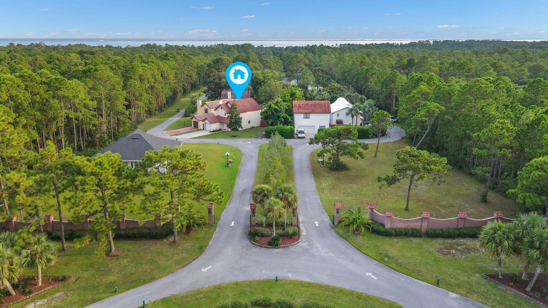SMUGGLERS COVE - Residential