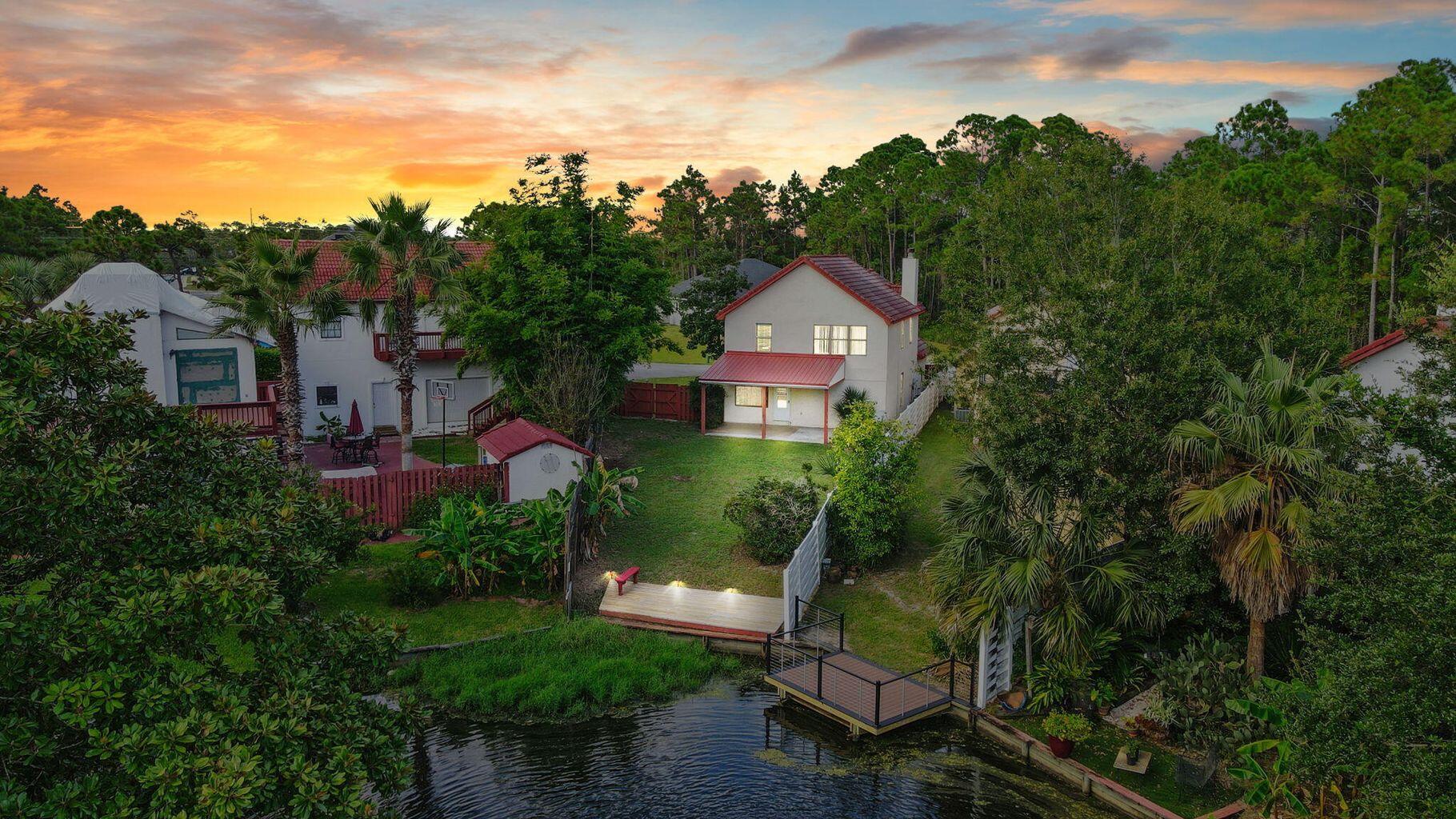 SMUGGLERS COVE - Residential