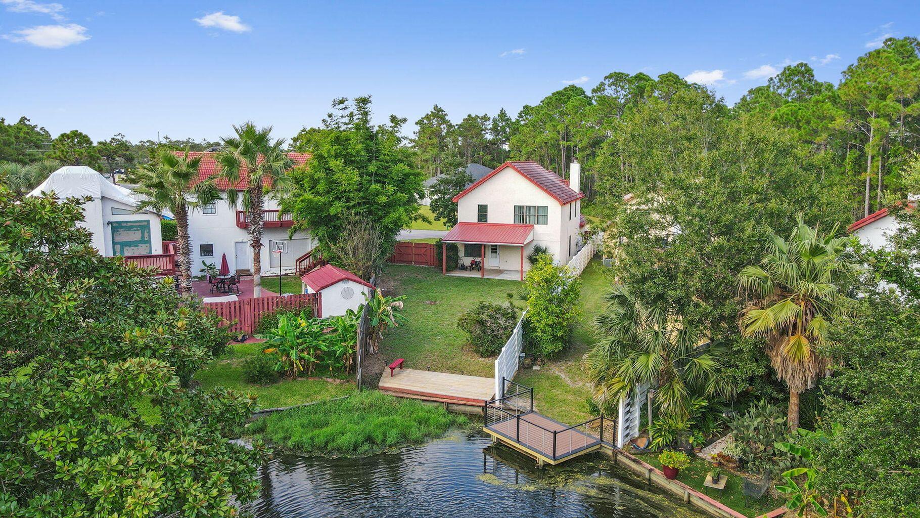 SMUGGLERS COVE - Residential