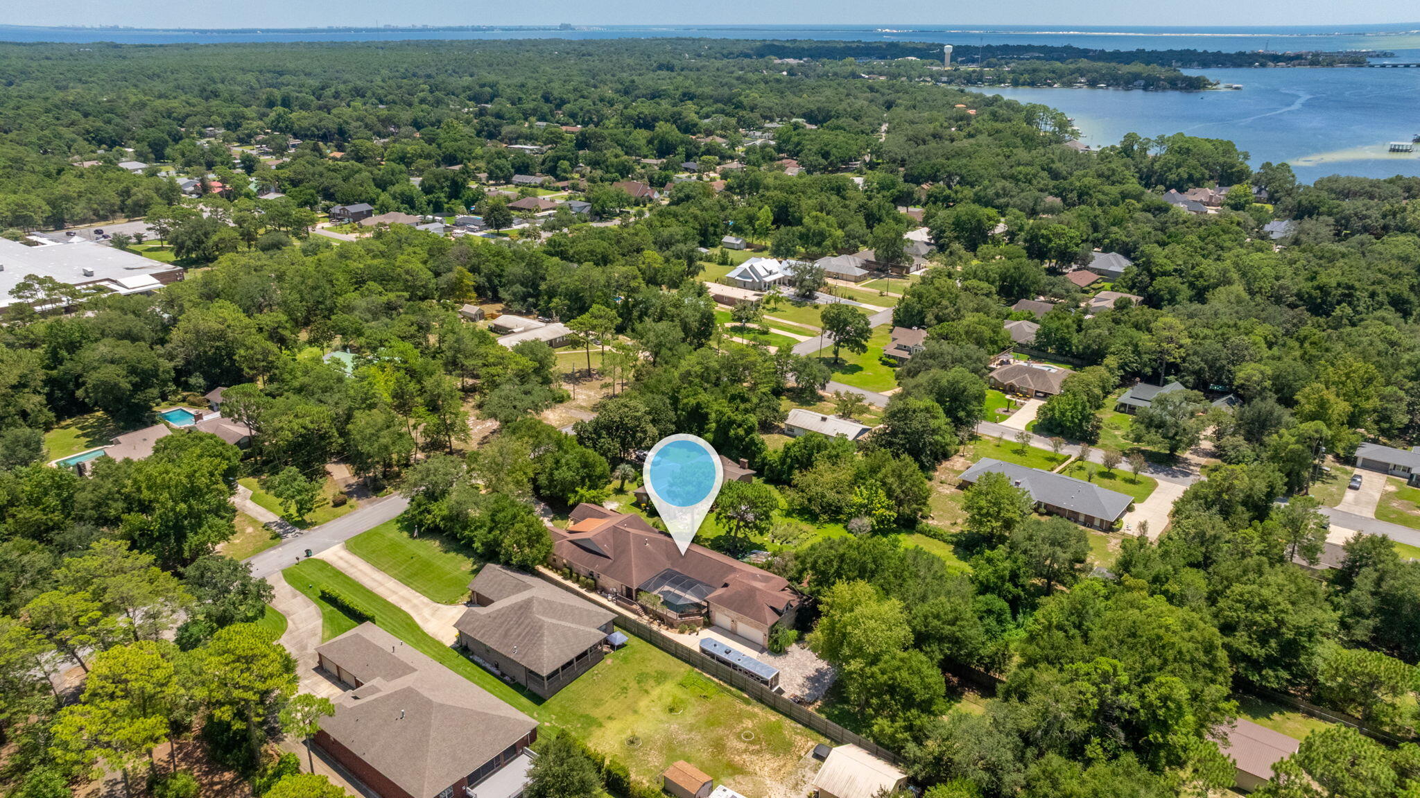 WOODLAND SHORES - Residential