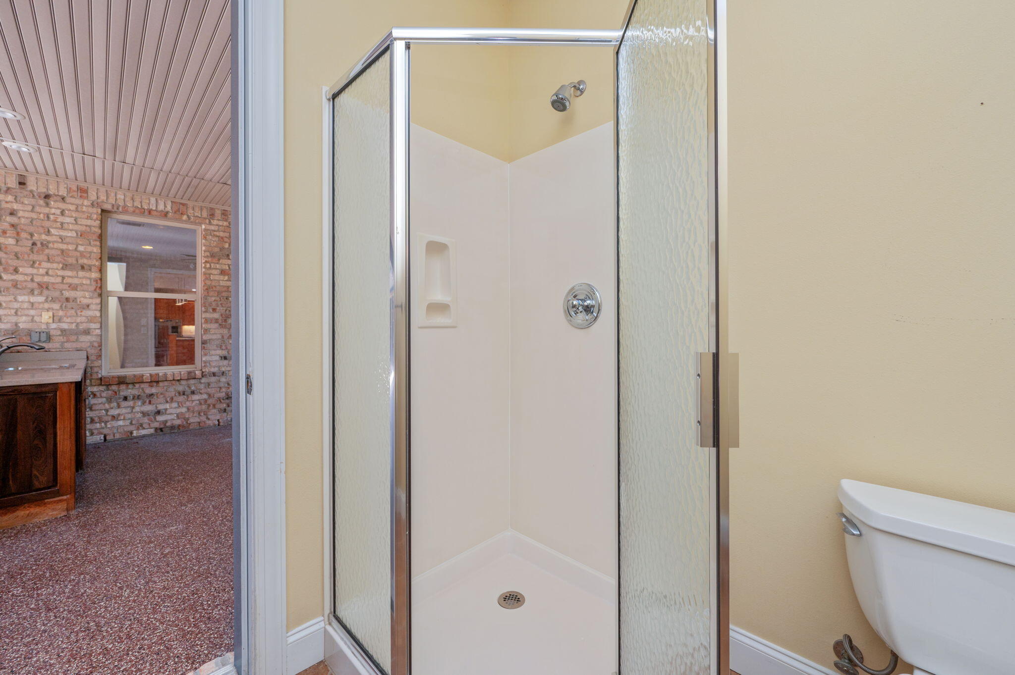 WOODLAND SHORES - Residential