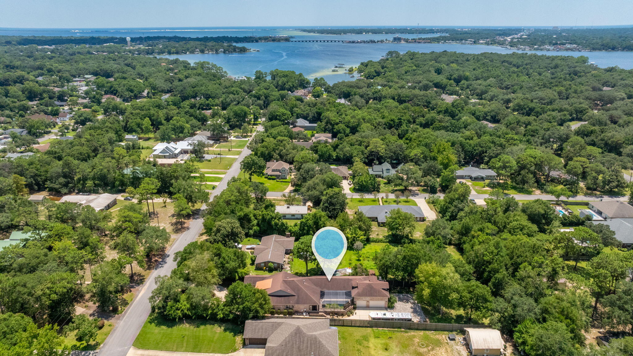 WOODLAND SHORES - Residential