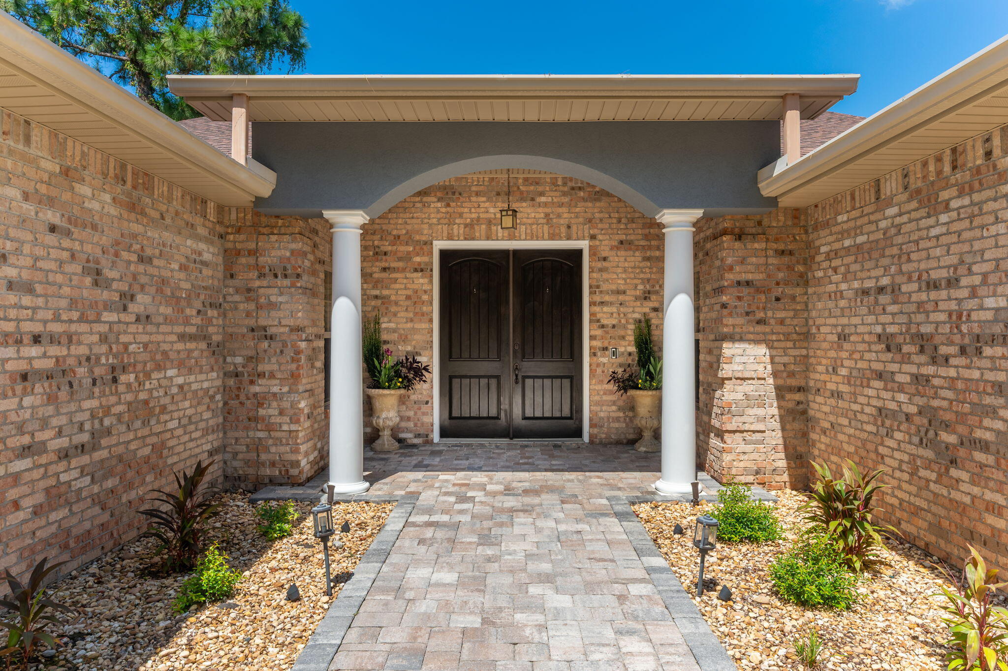 WOODLAND SHORES - Residential