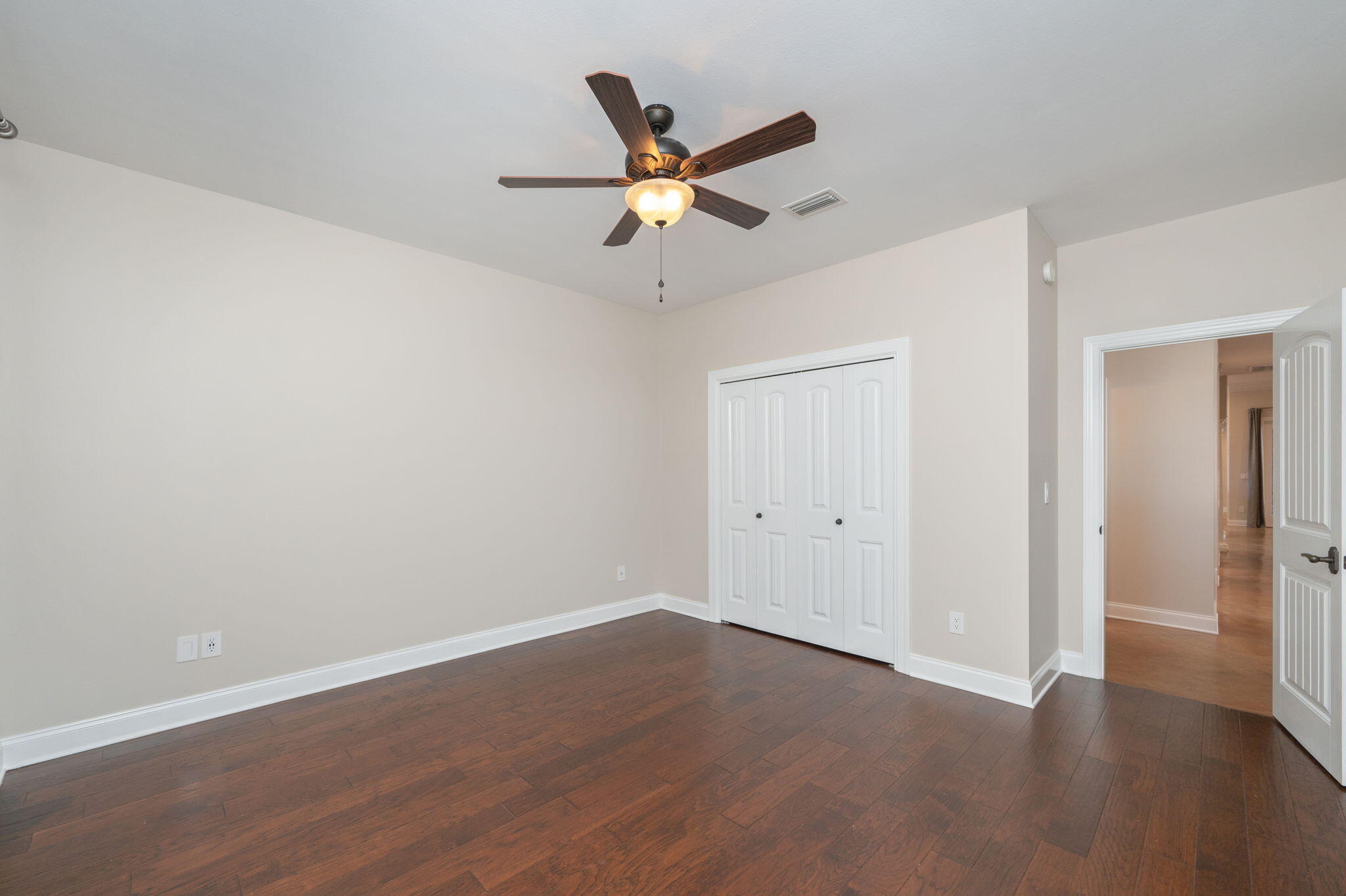 WOODLAND SHORES - Residential