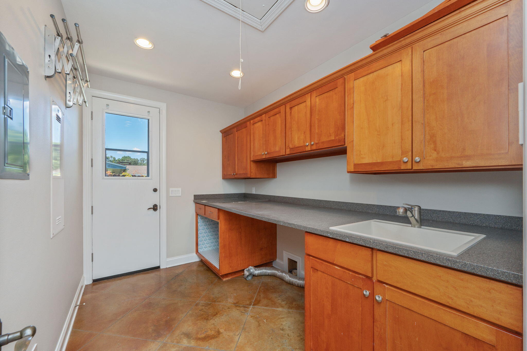 WOODLAND SHORES - Residential