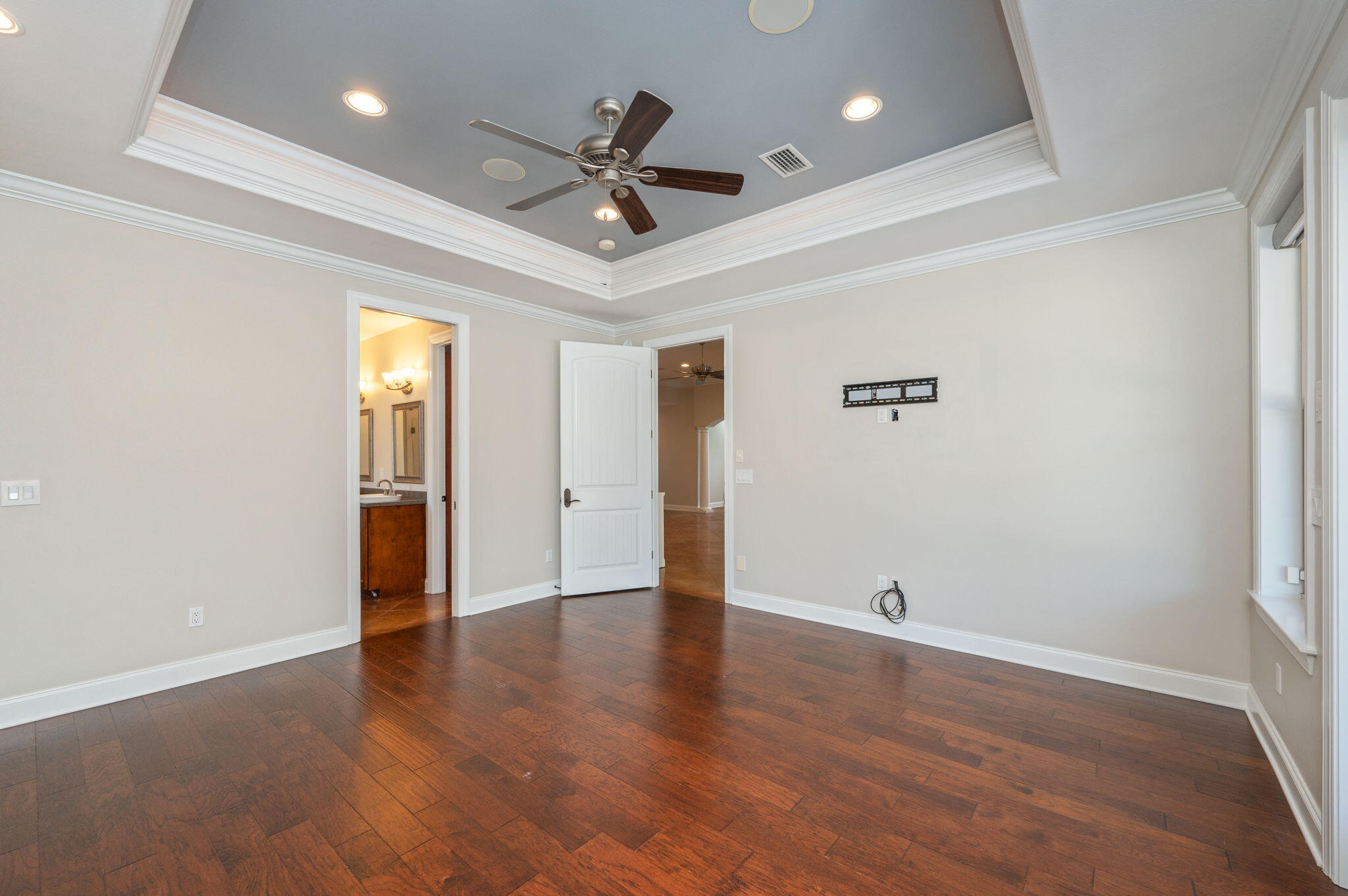 WOODLAND SHORES - Residential