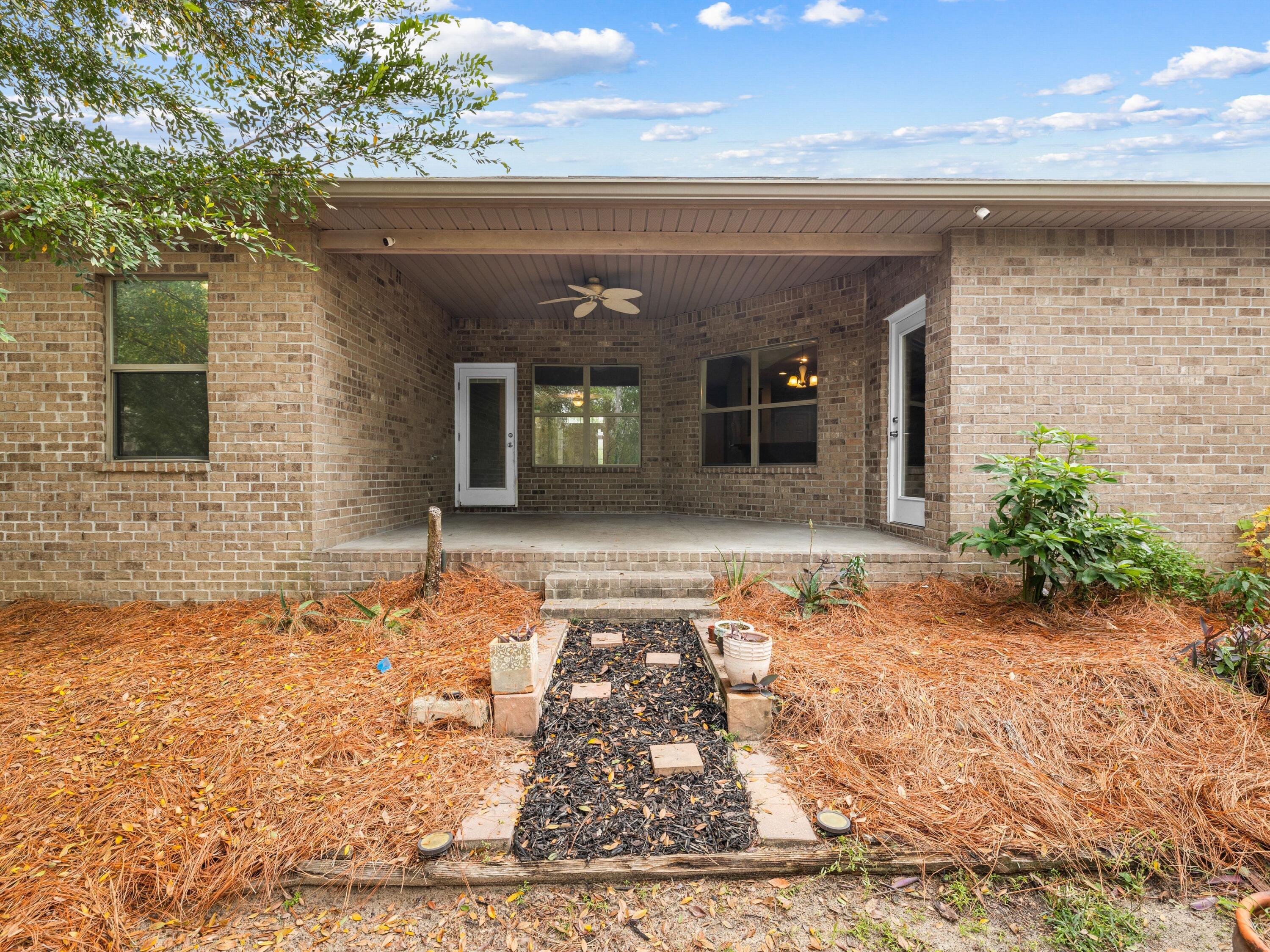 WINDSOR ESTATES - Residential