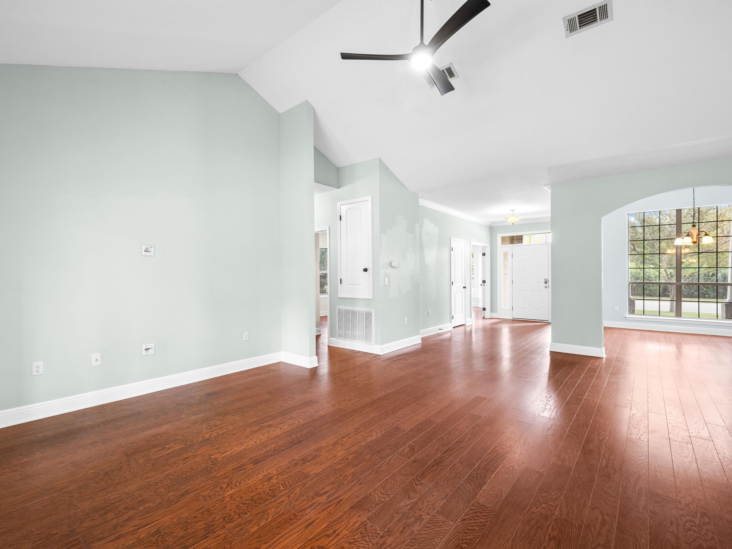 WINDSOR ESTATES - Residential