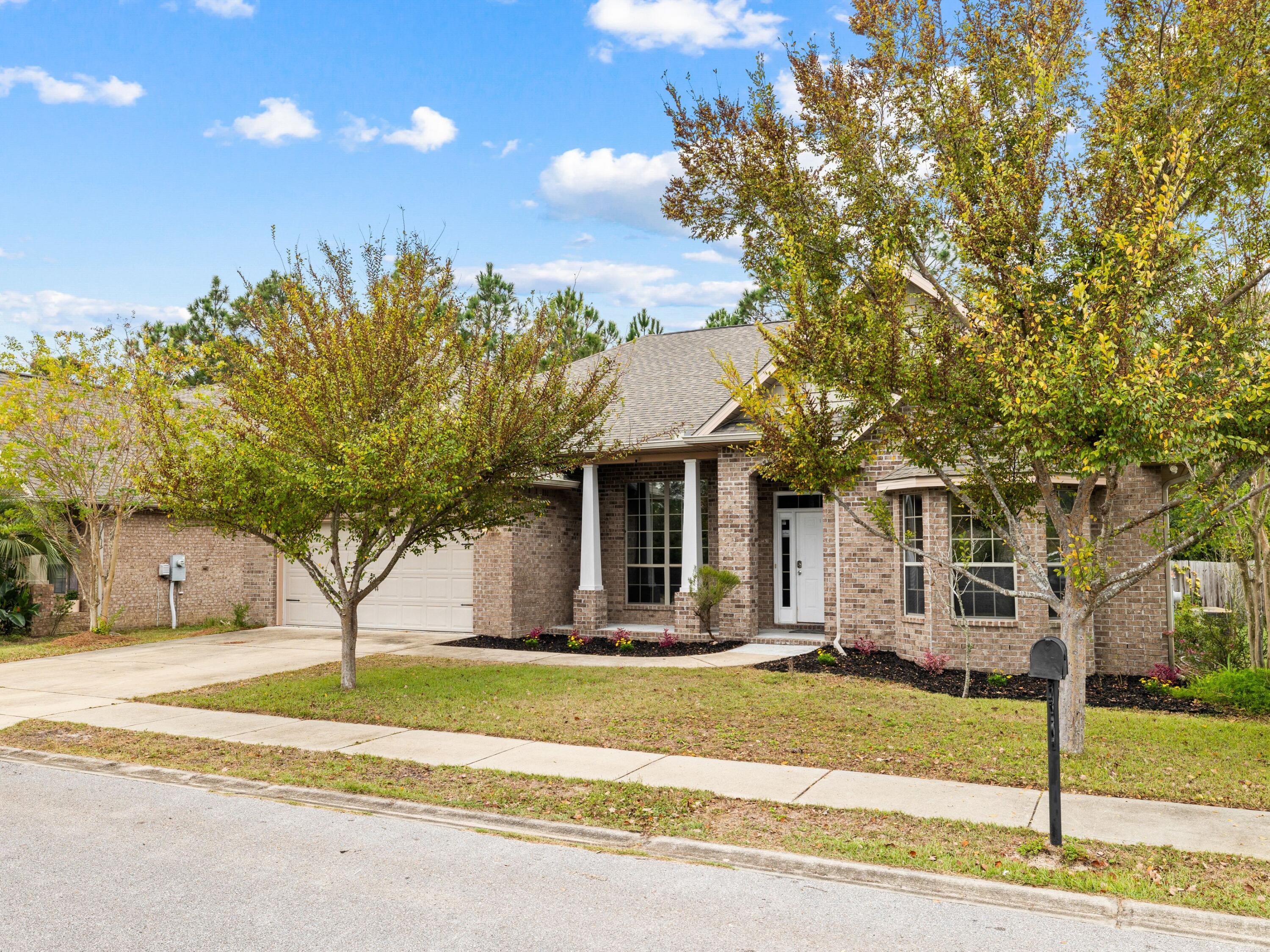 WINDSOR ESTATES - Residential