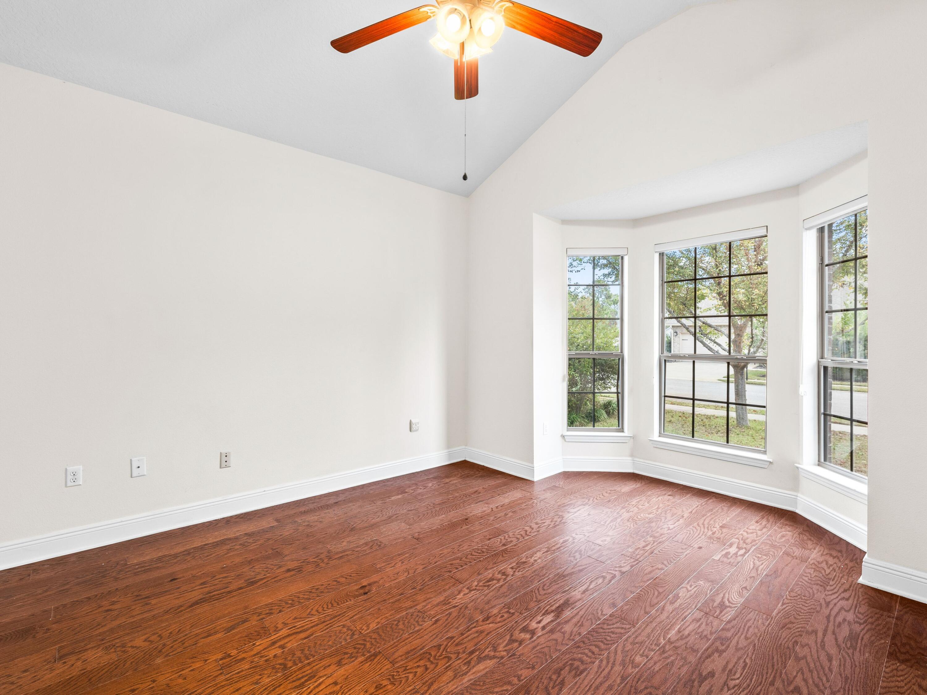 WINDSOR ESTATES - Residential