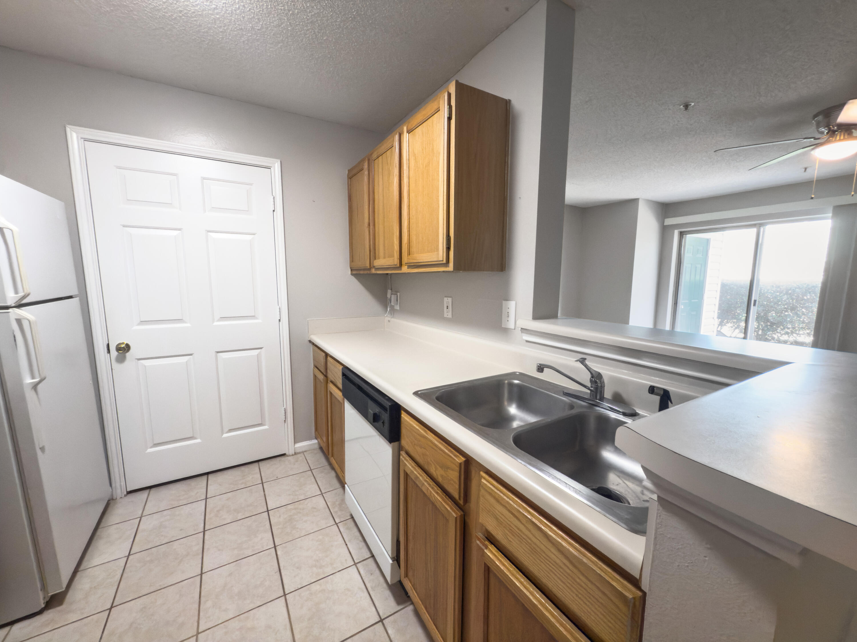 INDIAN LAKES - Residential Lease