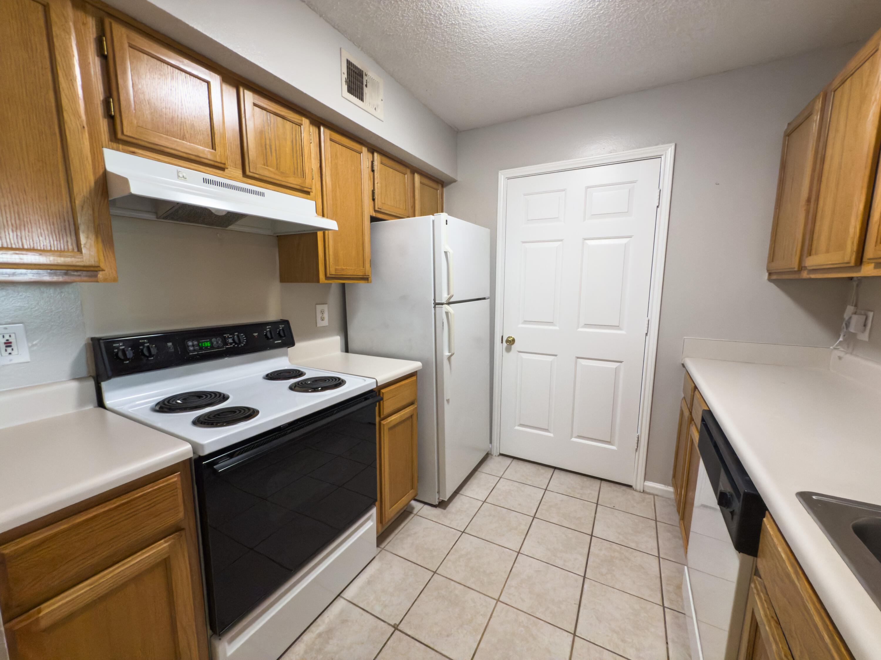 INDIAN LAKES - Residential Lease