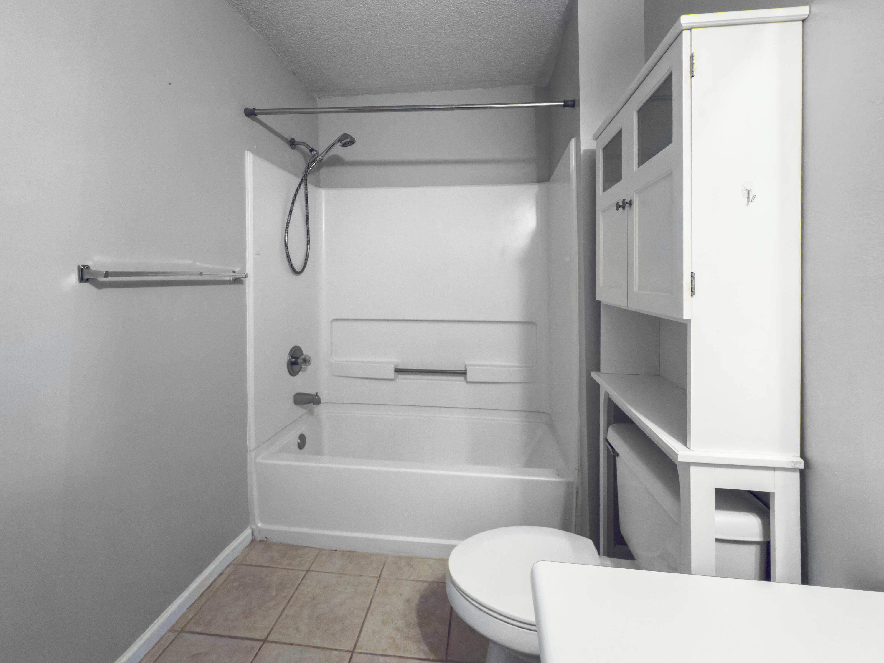 INDIAN LAKES - Residential Lease