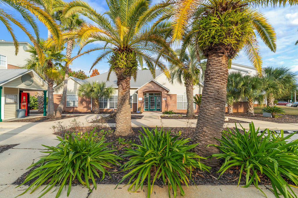 INDIAN LAKES - Residential Lease