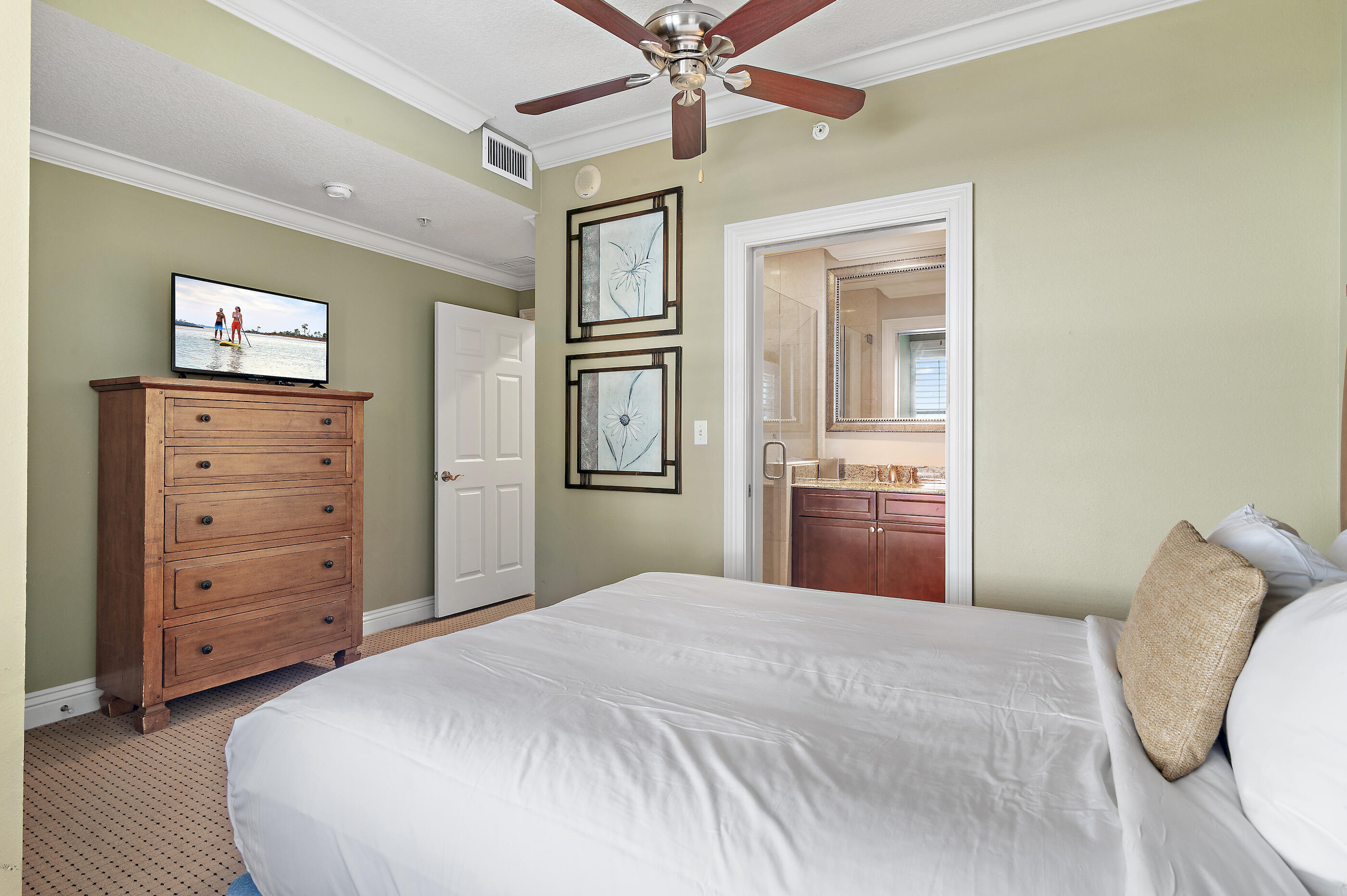 EMERALD GRANDE - Residential