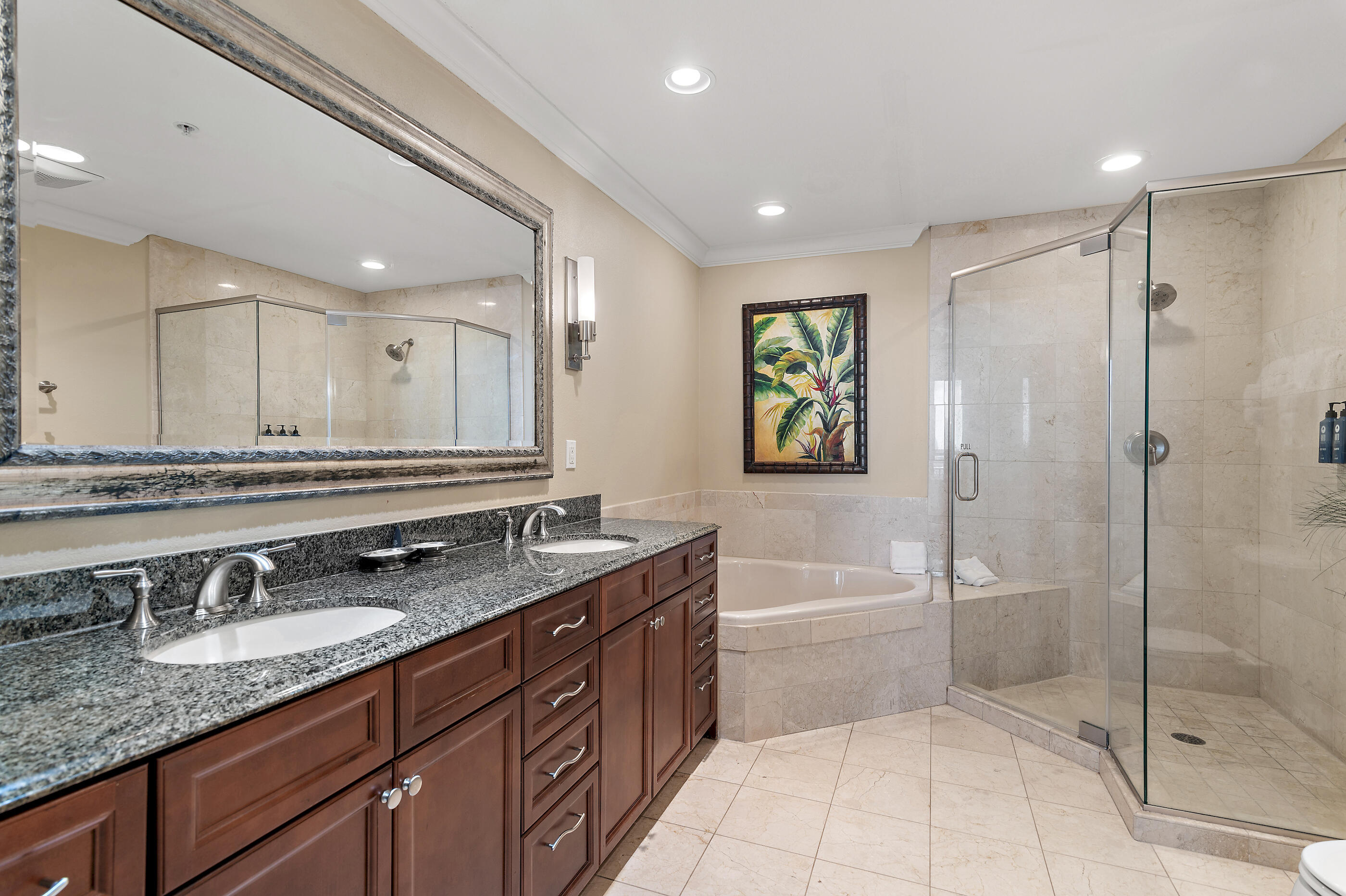 EMERALD GRANDE - Residential