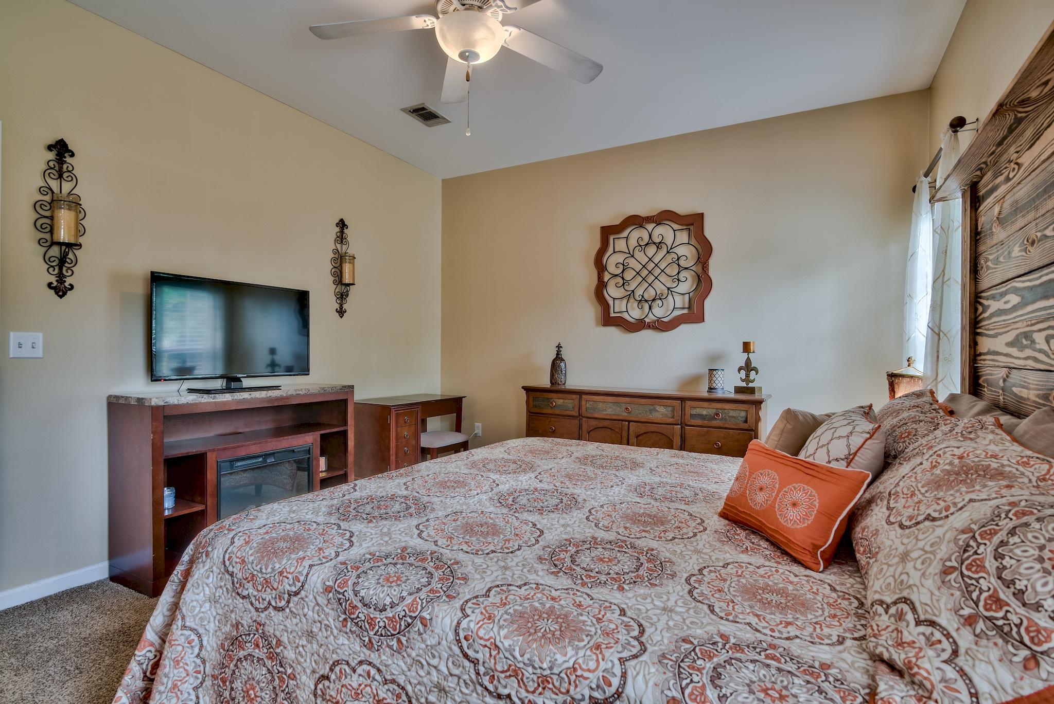 VALPARAISO PINECREST 6 - Residential