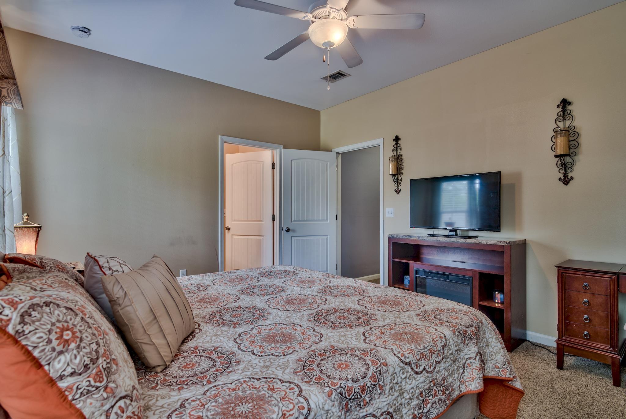 VALPARAISO PINECREST 6 - Residential