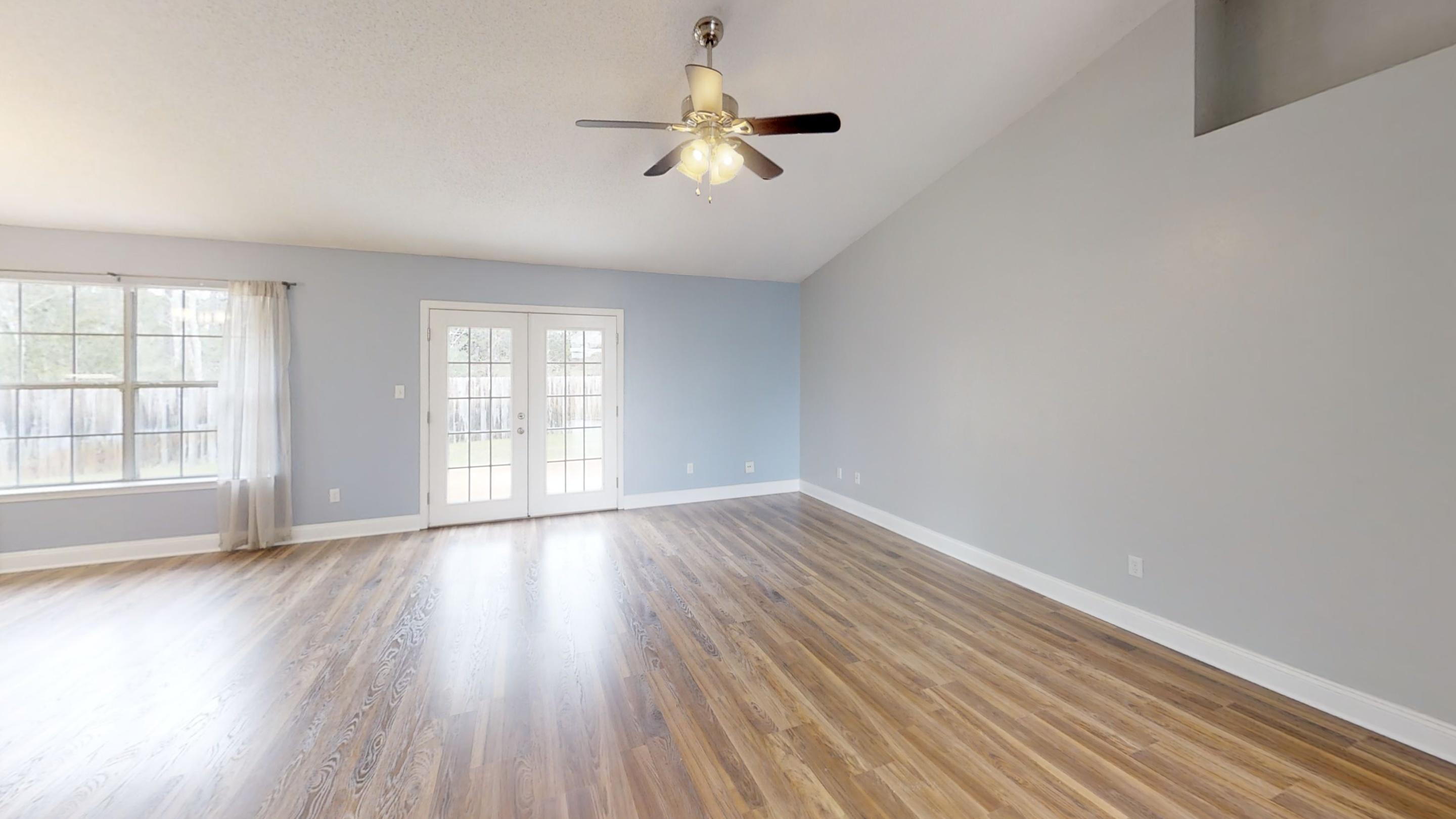 ROSS CROSSING - Residential