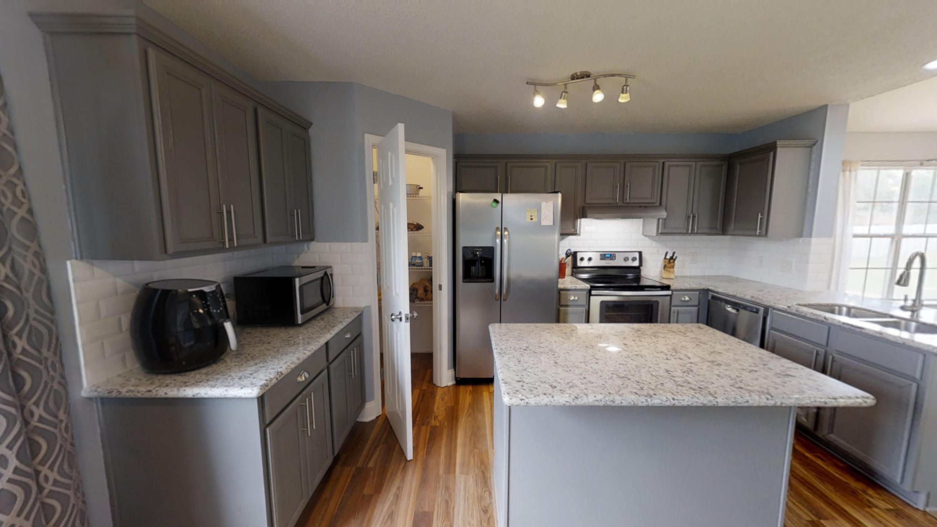 ROSS CROSSING - Residential